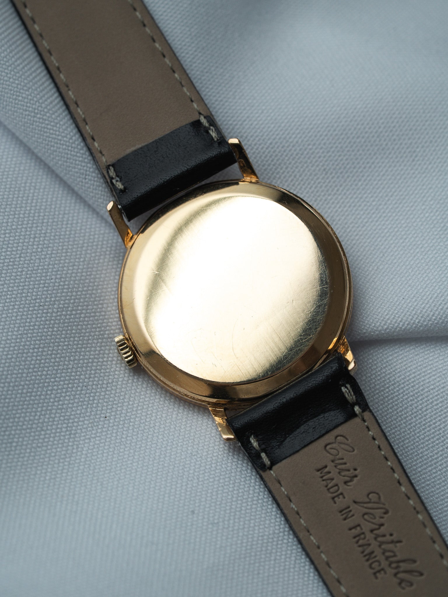Montre Omega Century 121.014 Vintage - 33mm Or Jaune 18K (1964) - Atelier Victor