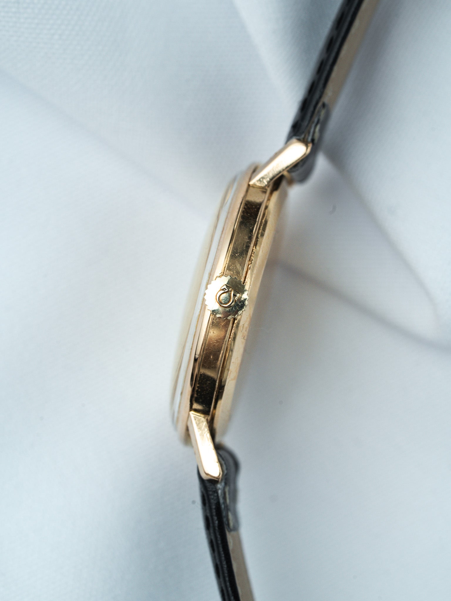 Montre Omega Century 121.014 Vintage - 33mm Or Jaune 18K (1964) - Atelier Victor