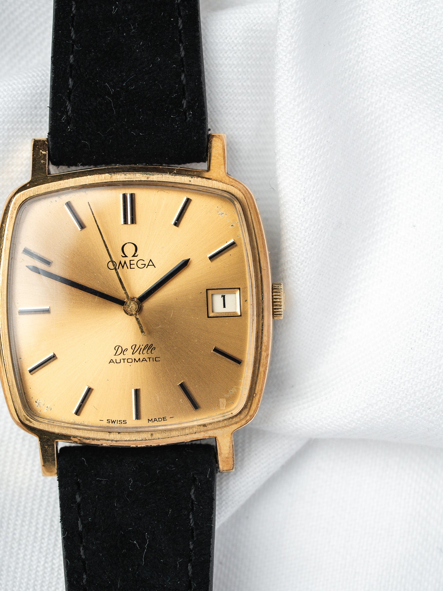 Vintage Omega Watch De Ville Automatic Gold-Plated 162.0060 — Gold Dial (1978) 