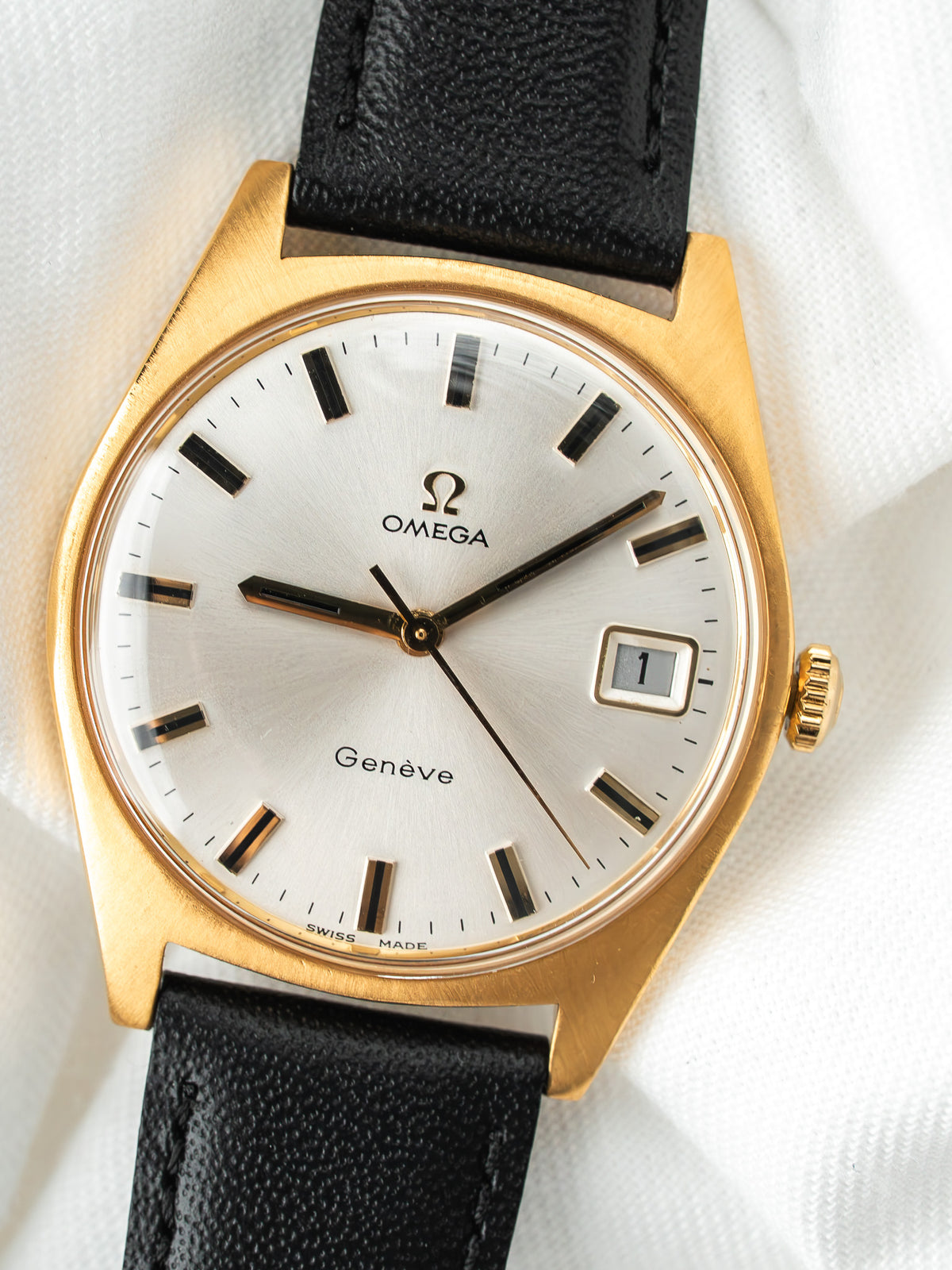 Omega Watch Genève 136.041 Gold-Plated — Silver Dial (1970) 