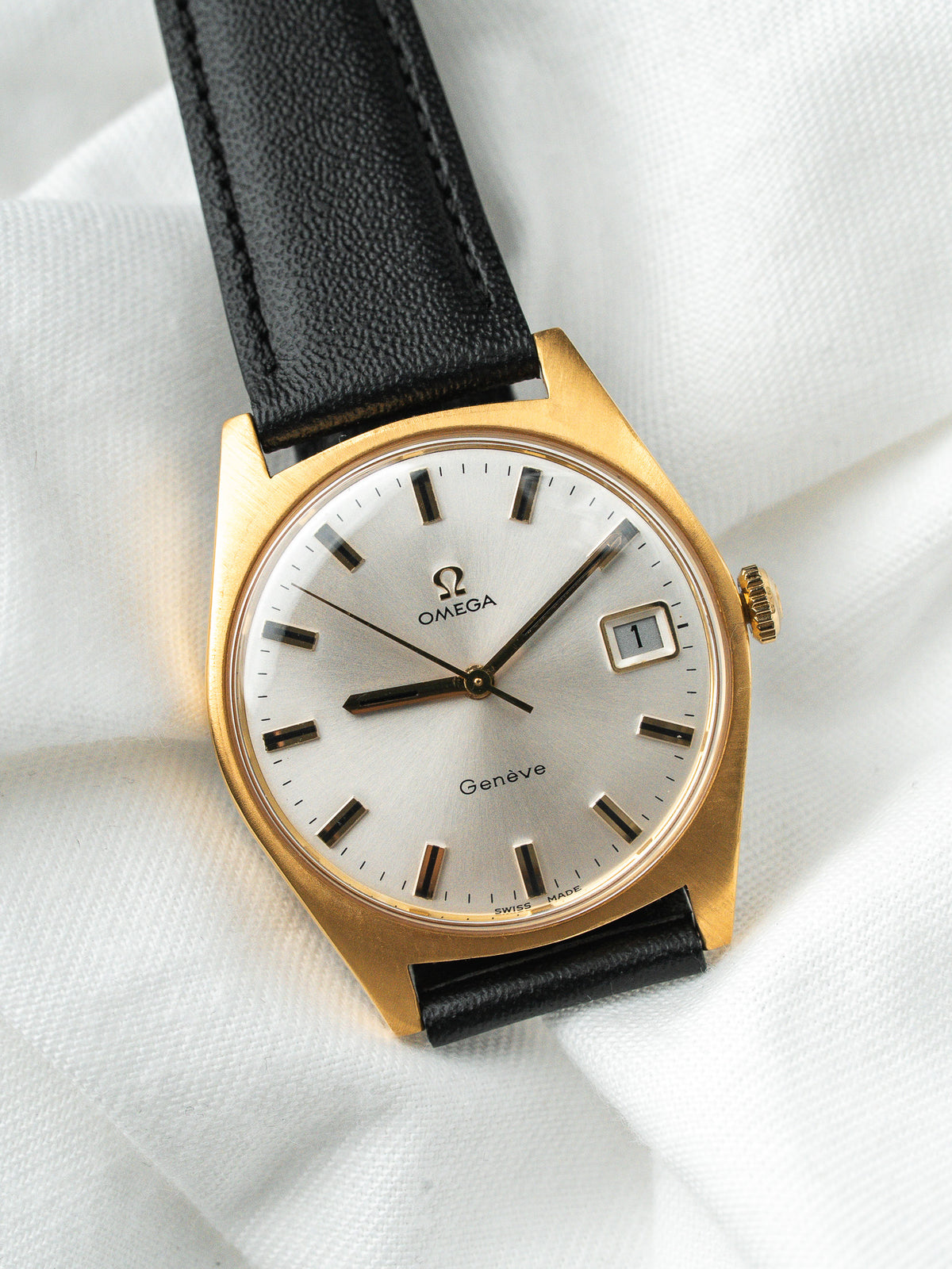 Omega Watch Genève 136.041 Gold-Plated — Silver Dial (1970) 