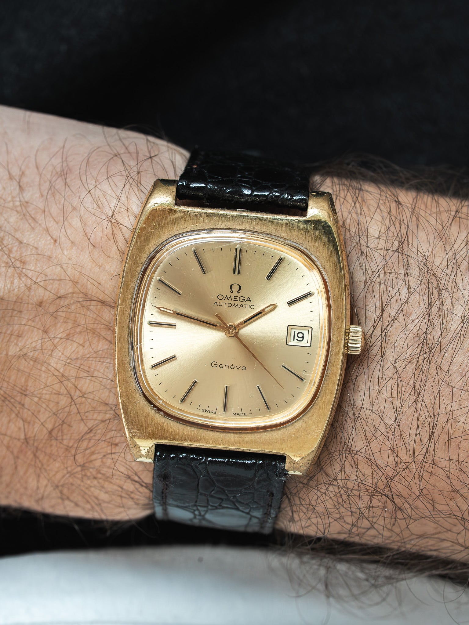 Montre Omega Genève 166.0190 Vintage - Tonneau 36mm Plaqué Or (1974) - Atelier Victor