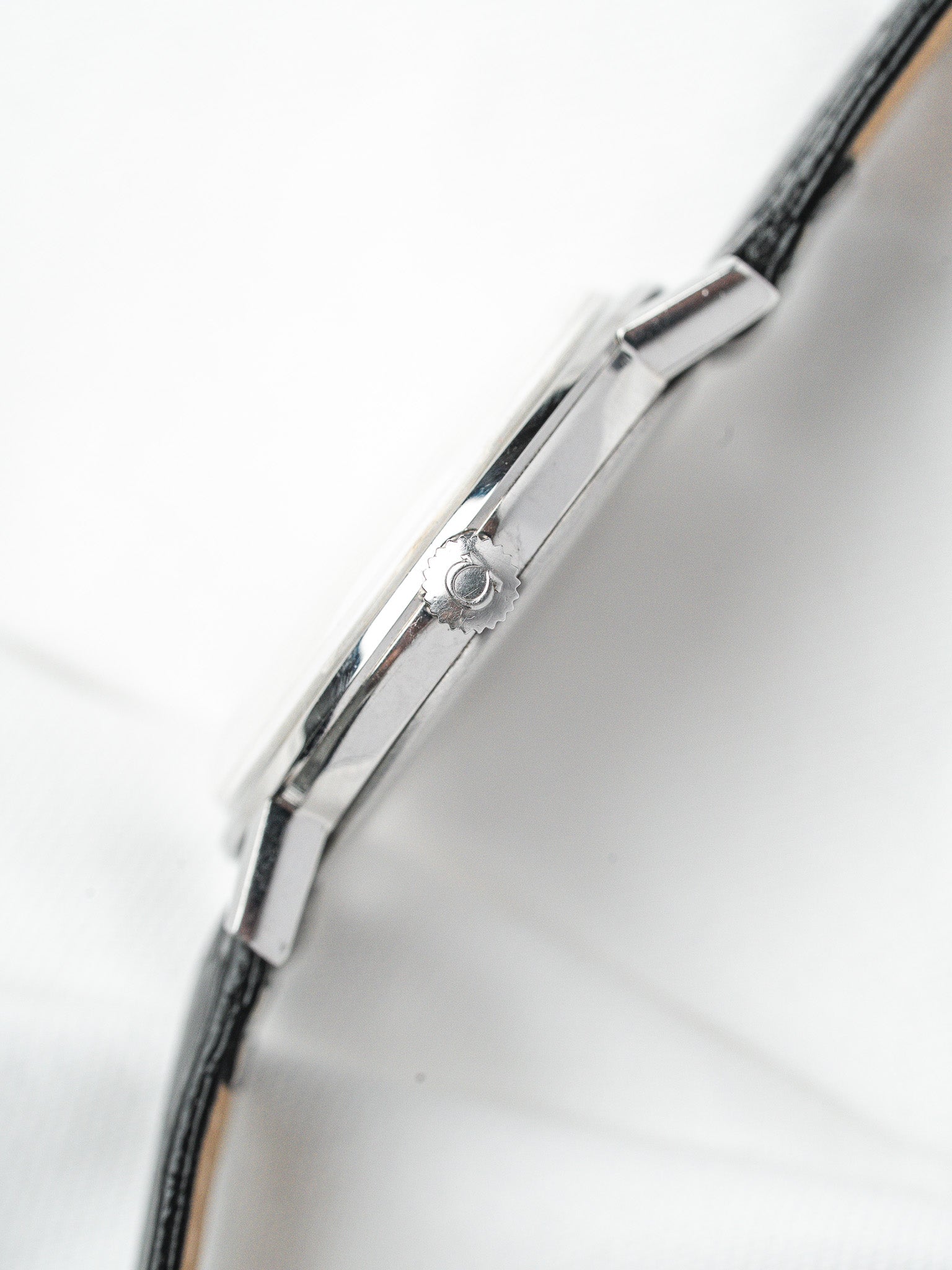 Montre Omega Meister Acier — Cadran Argenté Soleillé (1964)