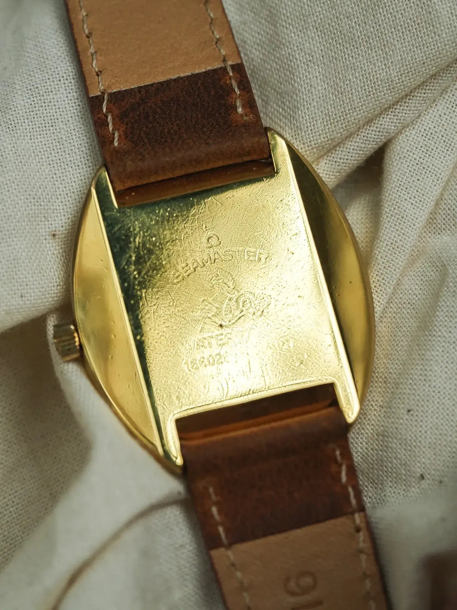 Montre Omega Seamaster Cosmic 166.026 Vintage - 35mm Plaqué Or (1970s) - Atelier Victor
