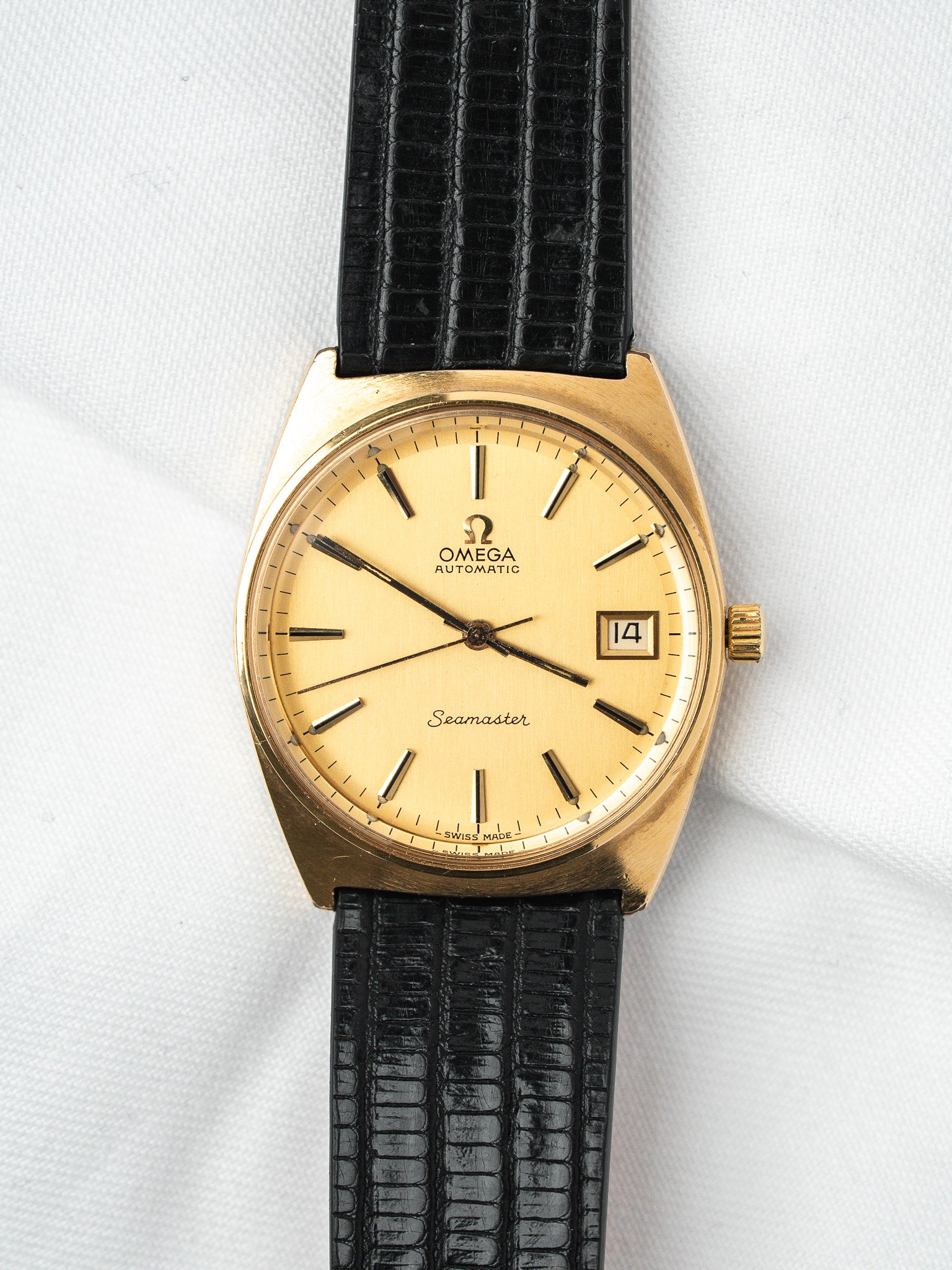 Montre Omega Seamaster Tonneau 166.0204 — Cadran Doré (1976)