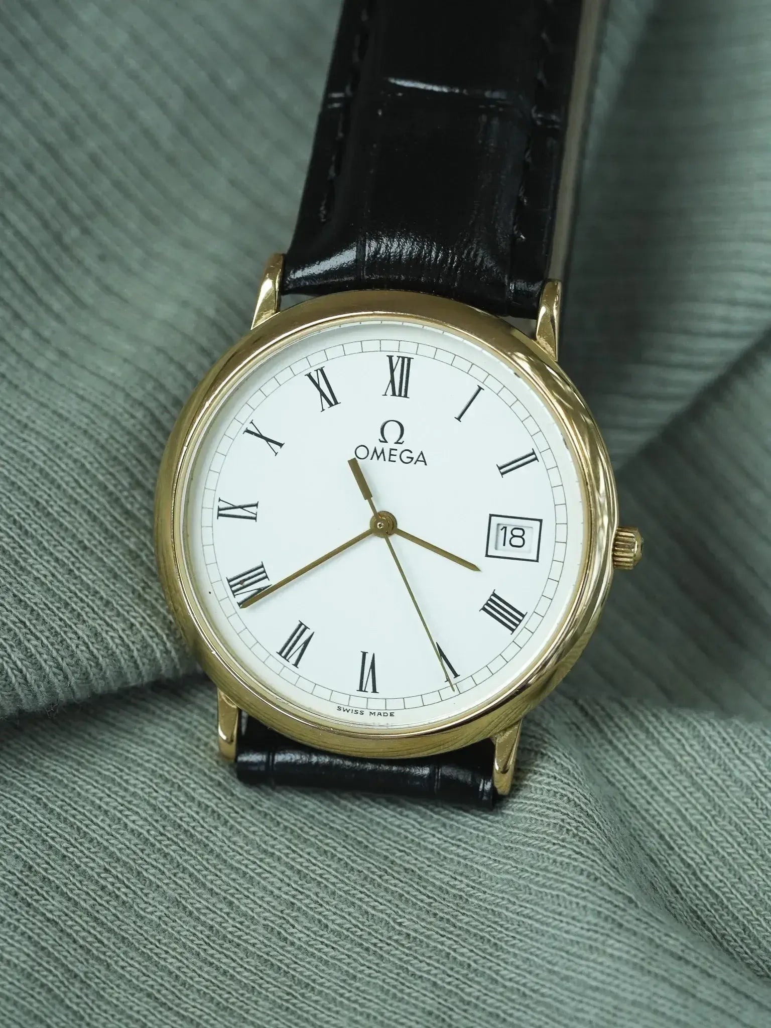 Montre Omega Vintage (1989) - Ronde Plaqué Or Date Cadran Blanc Romain - Atelier Victor