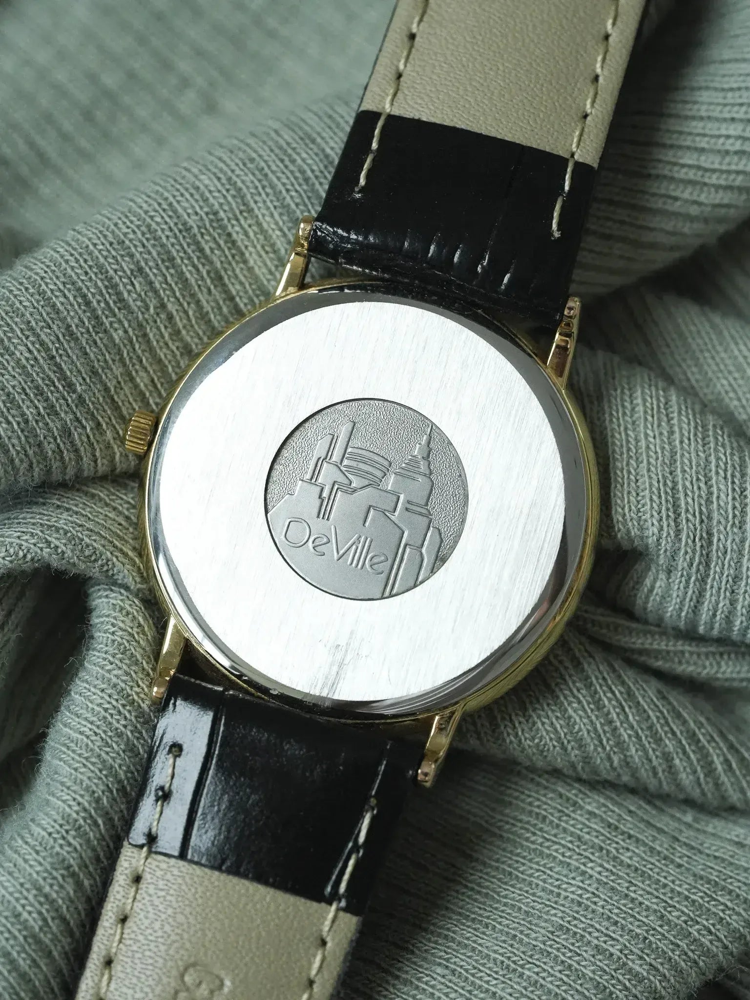 Montre Omega Vintage (1989) - Ronde Plaqué Or Date Cadran Blanc Romain - Atelier Victor