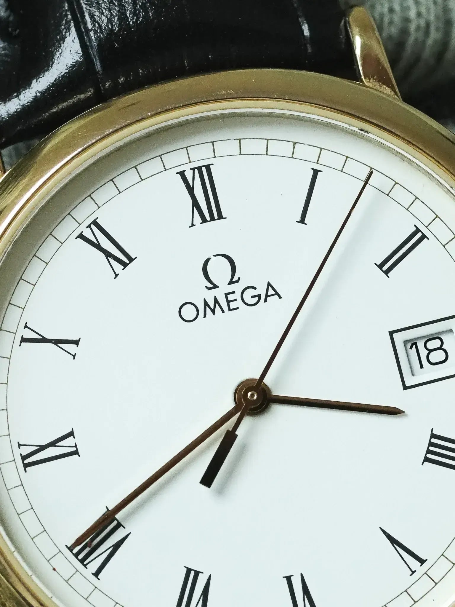 Montre Omega Vintage (1989) - Ronde Plaqué Or Date Cadran Blanc Romain - Atelier Victor