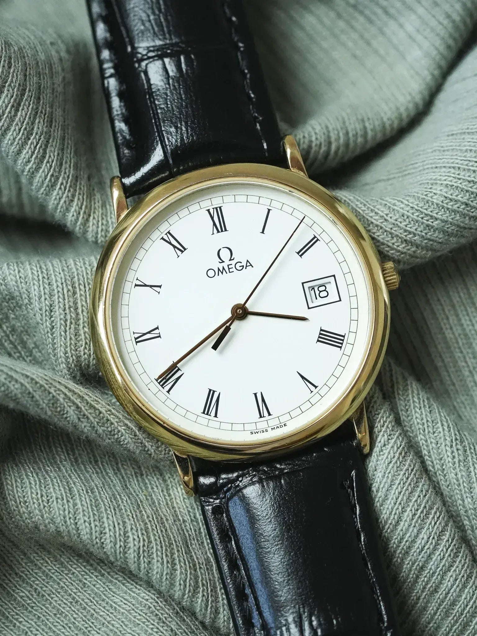 Montre Omega Vintage (1989) - Ronde Plaqué Or Date Cadran Blanc Romain - Atelier Victor