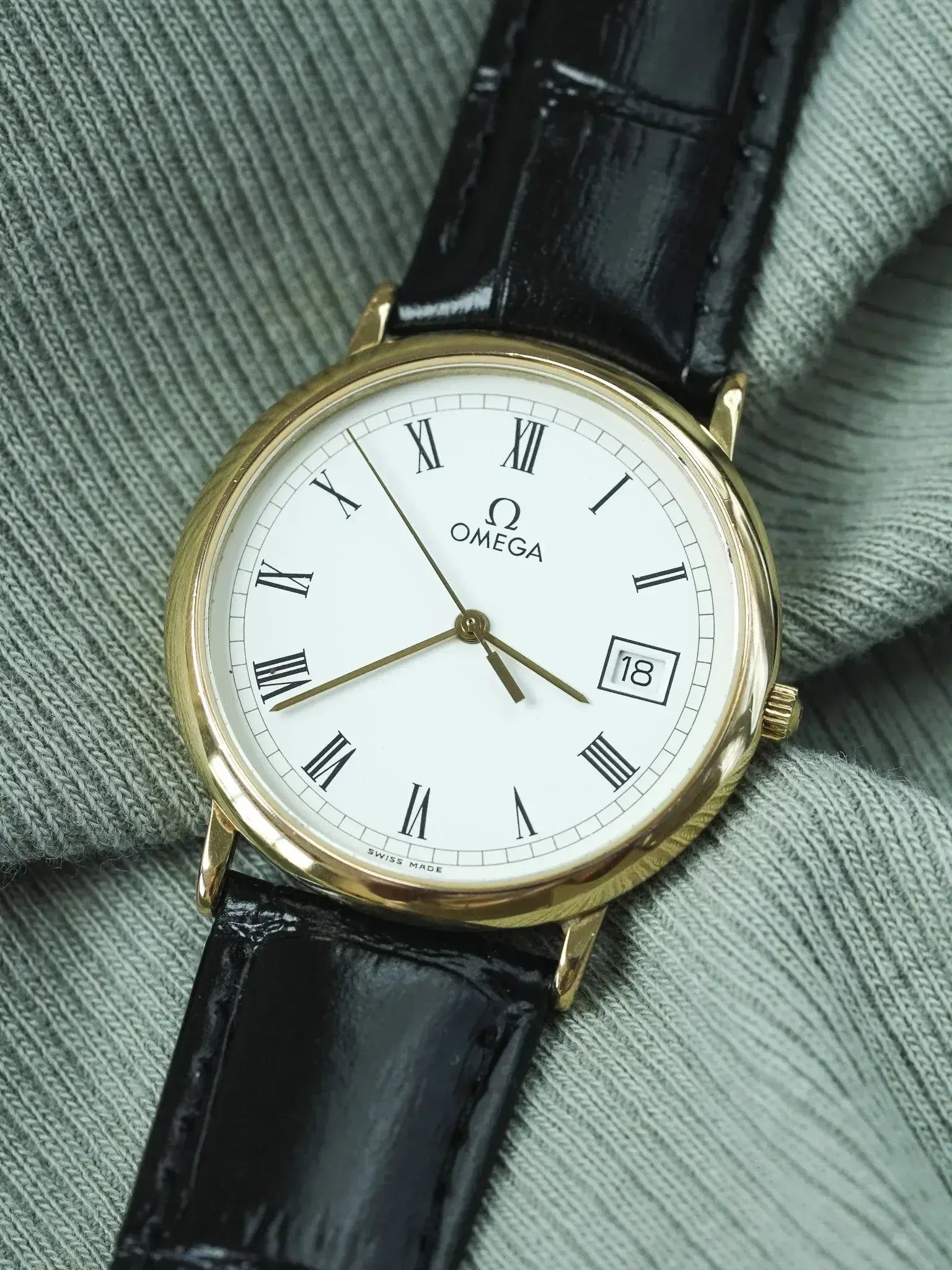 Montre Omega Vintage (1989) - Ronde Plaqué Or Date Cadran Blanc Romain - Atelier Victor