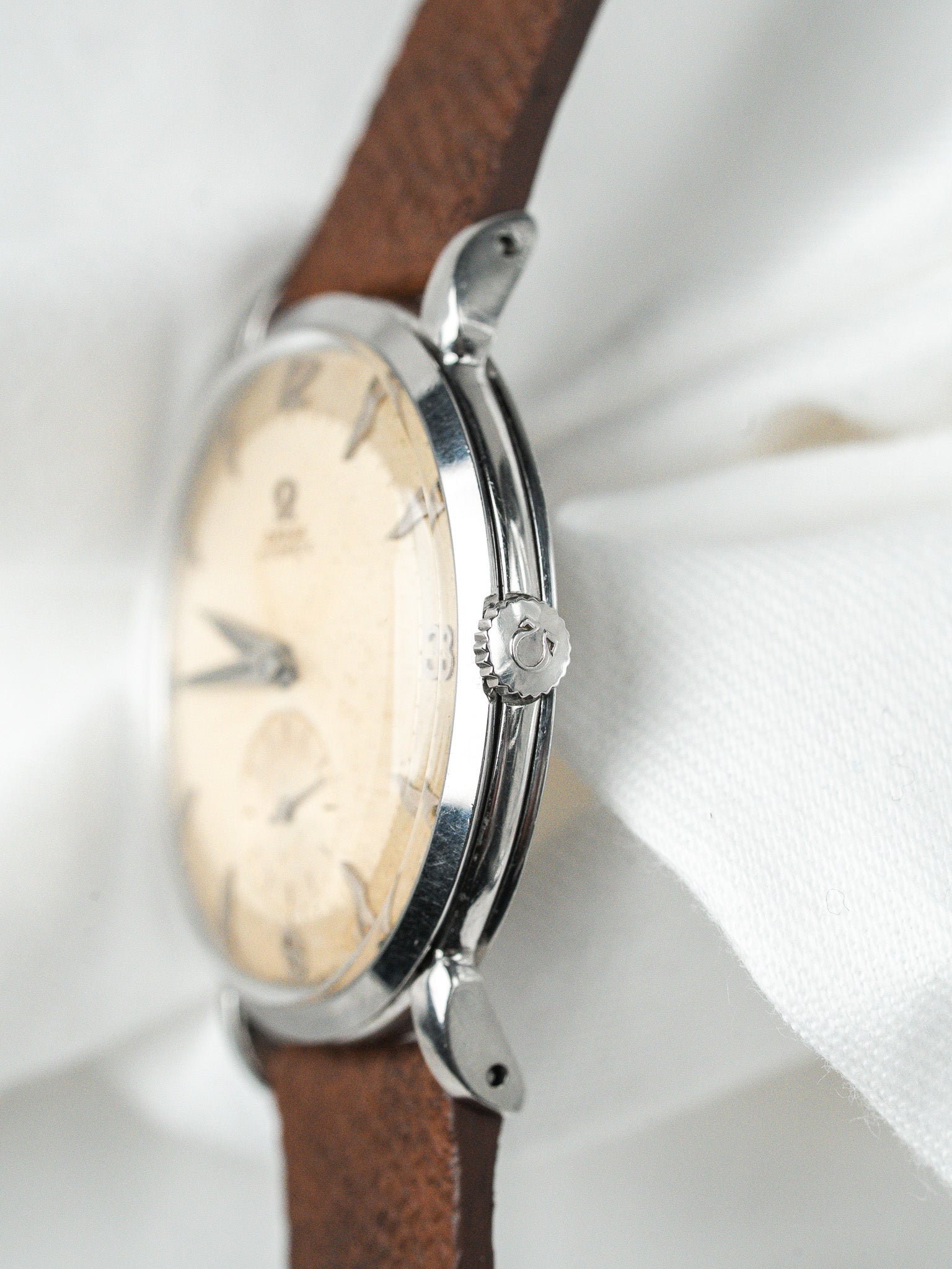 Omega Vintage 2658-3 Watch — Automático Bumper (1952) 