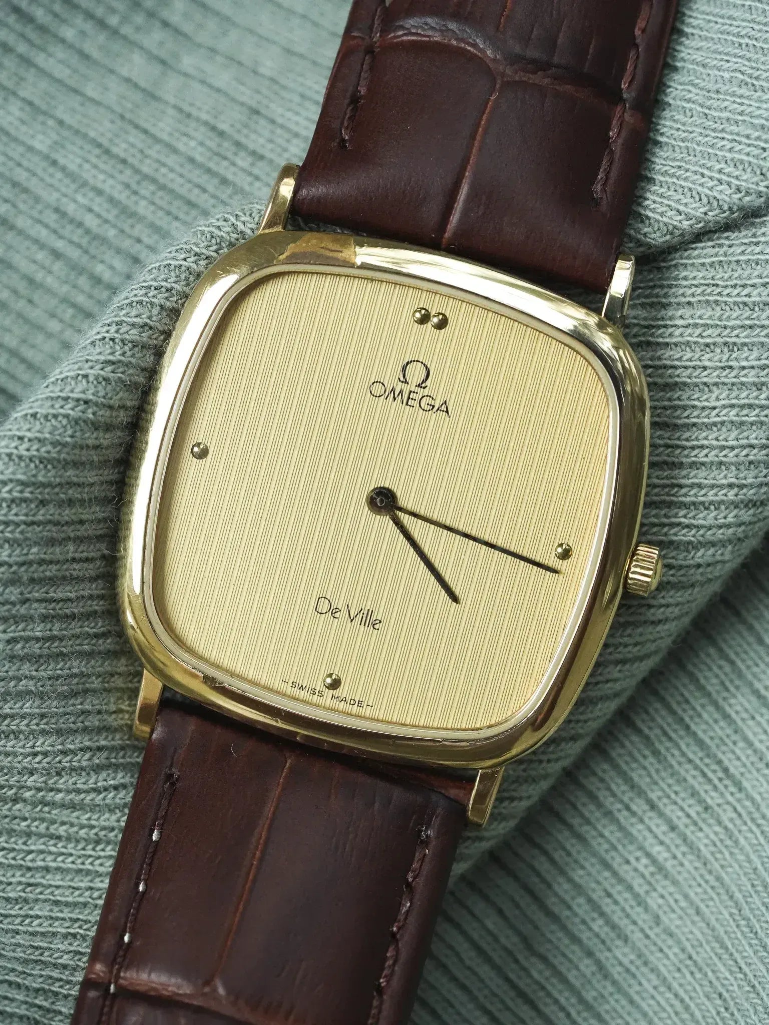 Montre Omega Vintage - TV Plaqué Or Cadran Tapisserie (Années 1990) - Atelier Victor