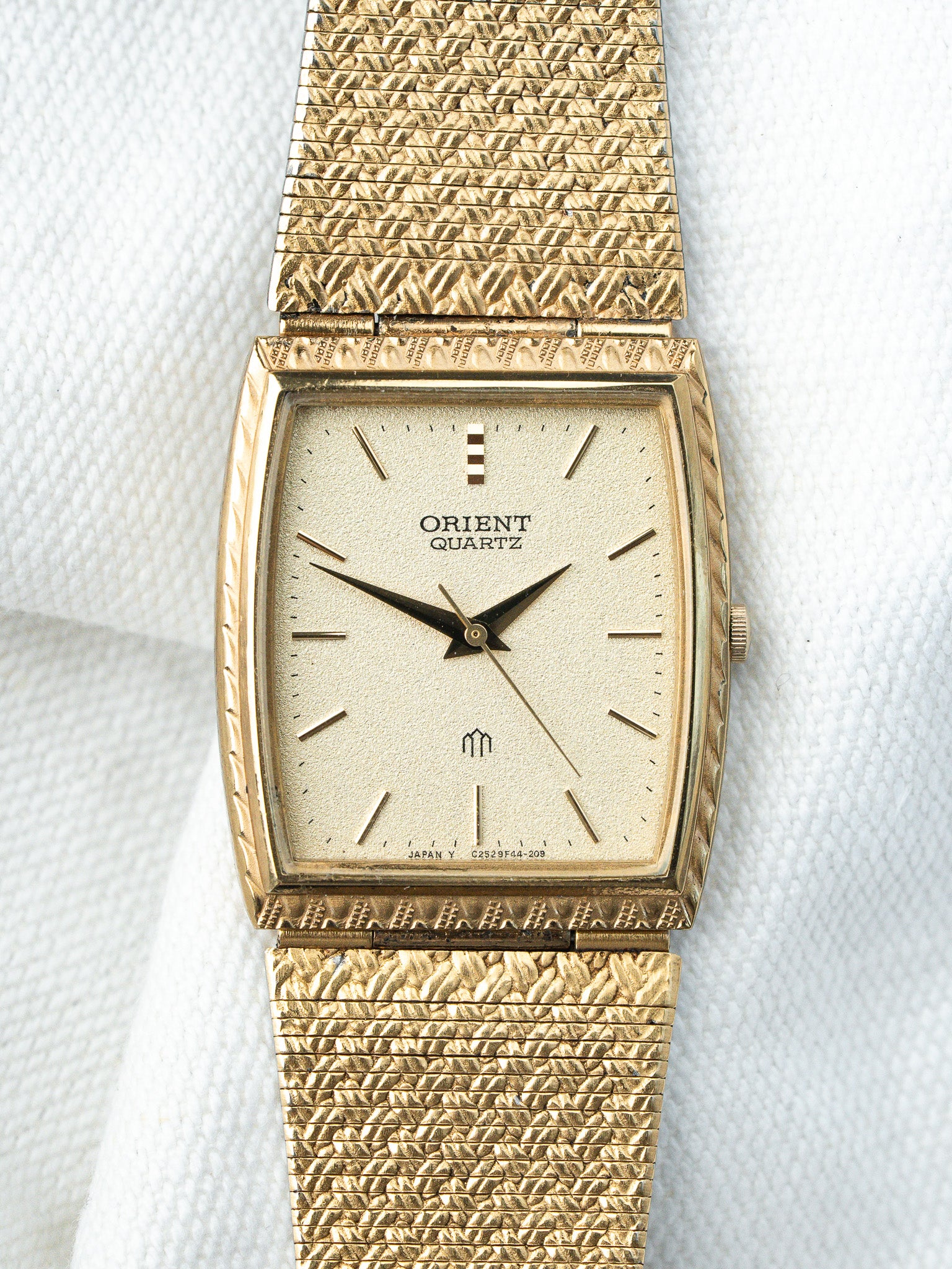 Montre Orient Vintage - Tonneau OR maille tressée (Années 1980s) - Atelier Victor
