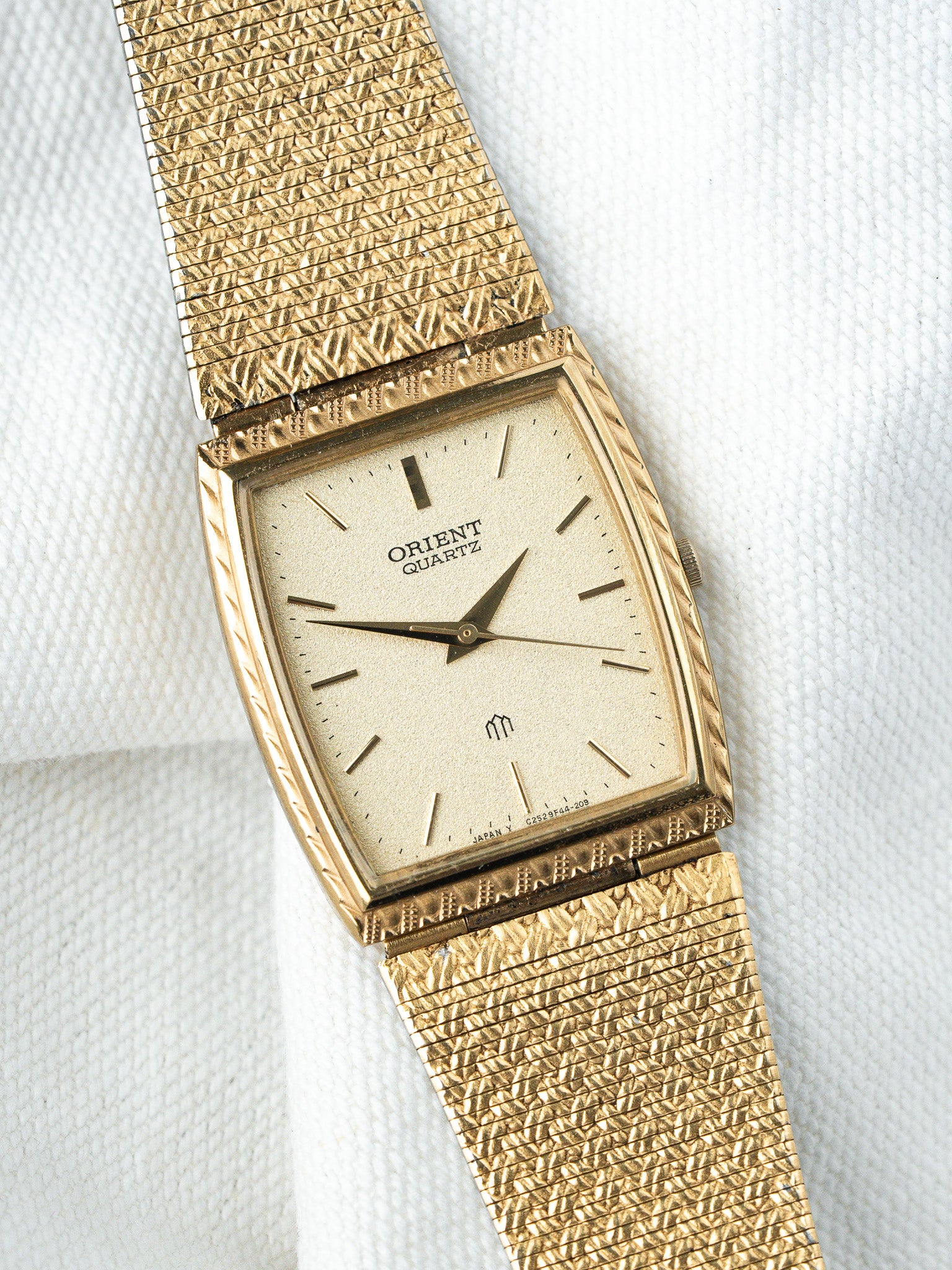 Montre Orient Vintage - Tonneau OR maille tressée (Années 1980s) - Atelier Victor