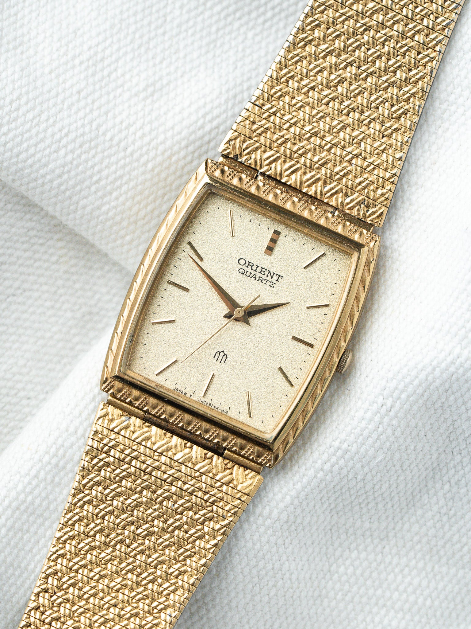 Montre Orient Vintage - Tonneau OR maille tressée (Années 1980s) - Atelier Victor