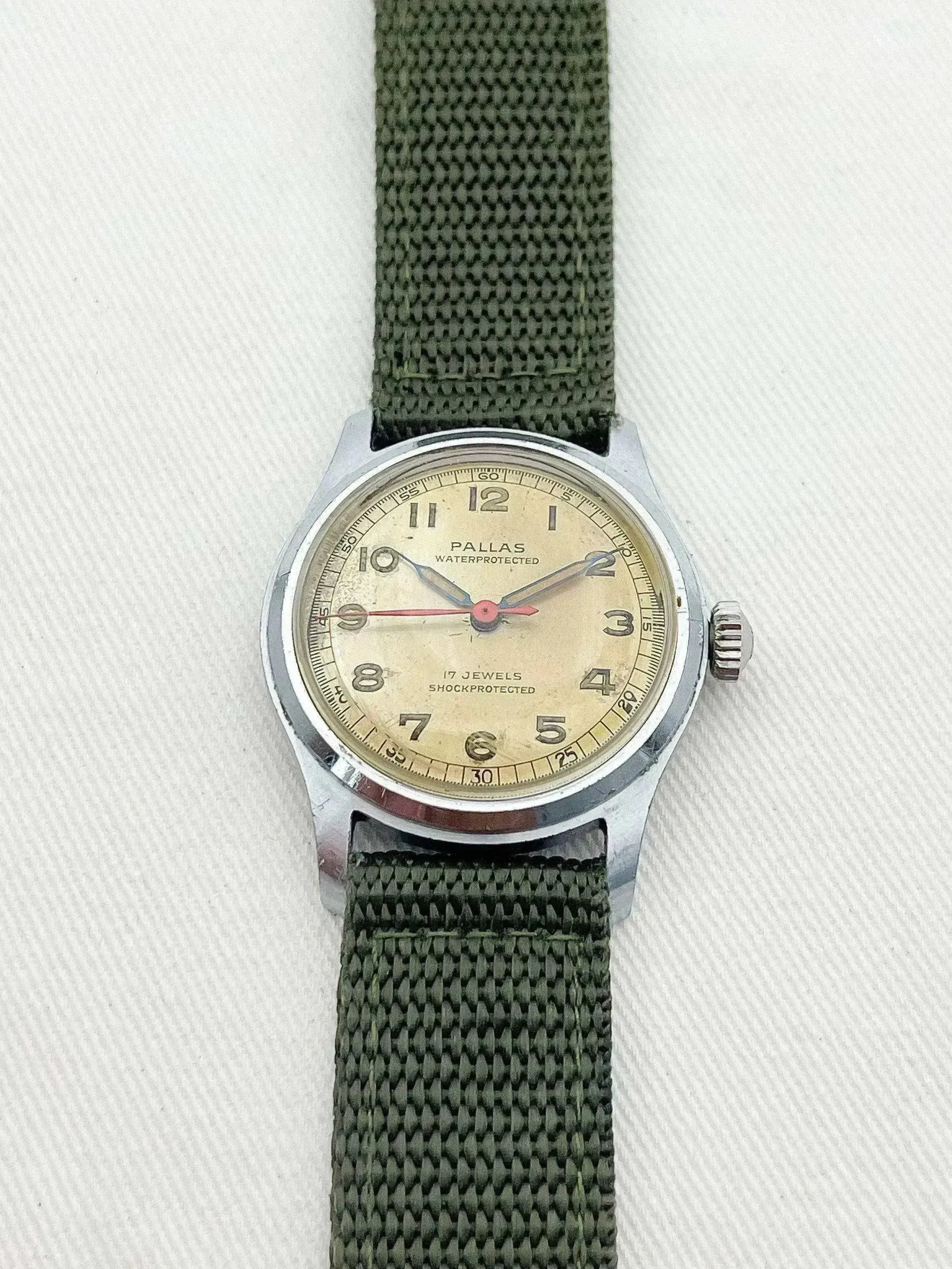 Montre Pallas Vintage - Militaire bracelet vert tissu - 1960s - Atelier Victor