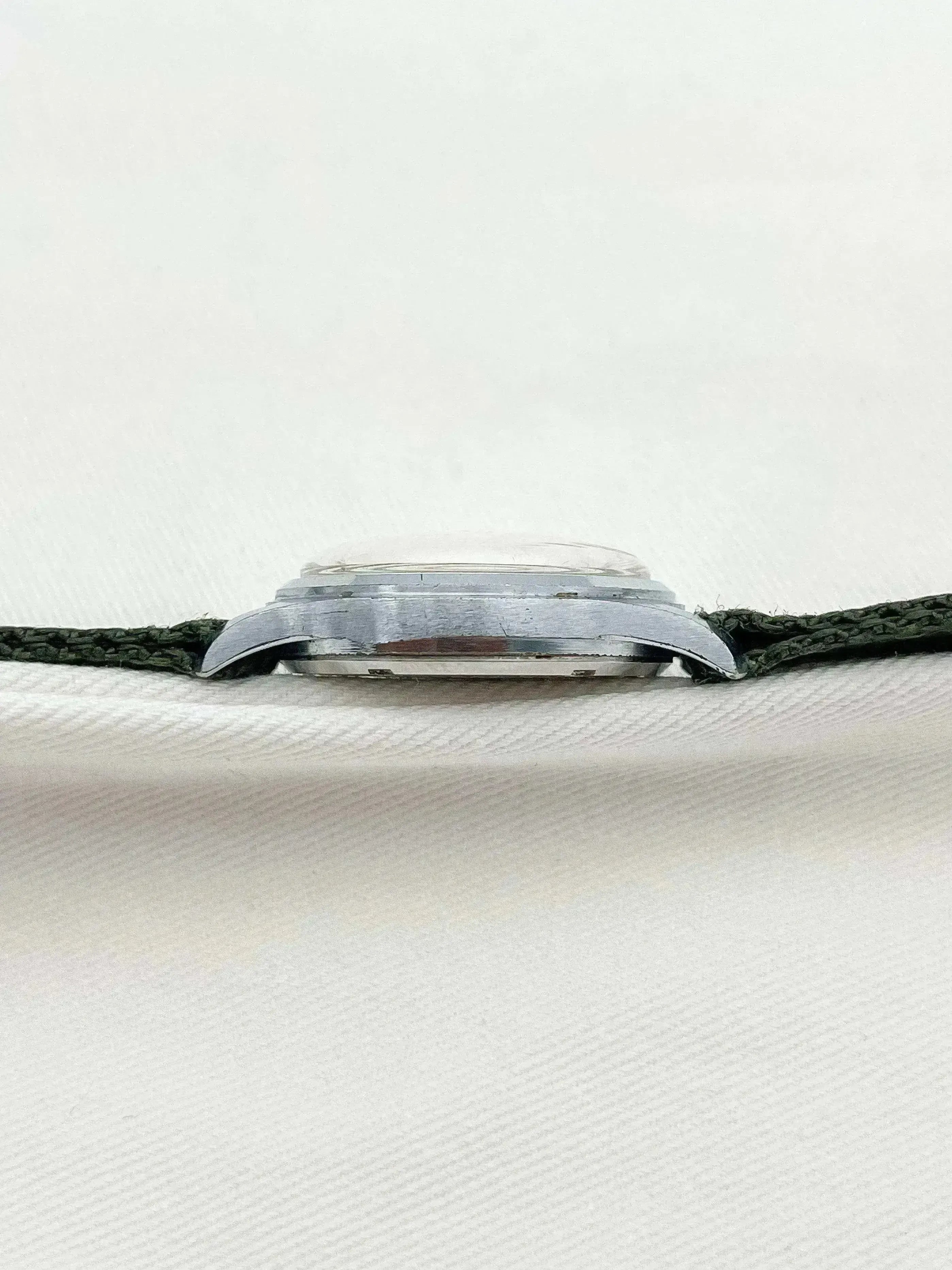 Montre Pallas Vintage - Militaire bracelet vert tissu - 1960s - Atelier Victor