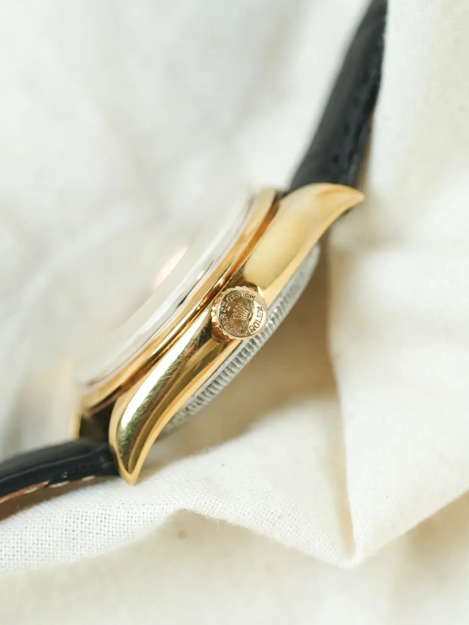 Montre Rolex Oysterdate Precision 6094 Vintage - 34mm Plaqué Or Crème (1952) - Atelier Victor