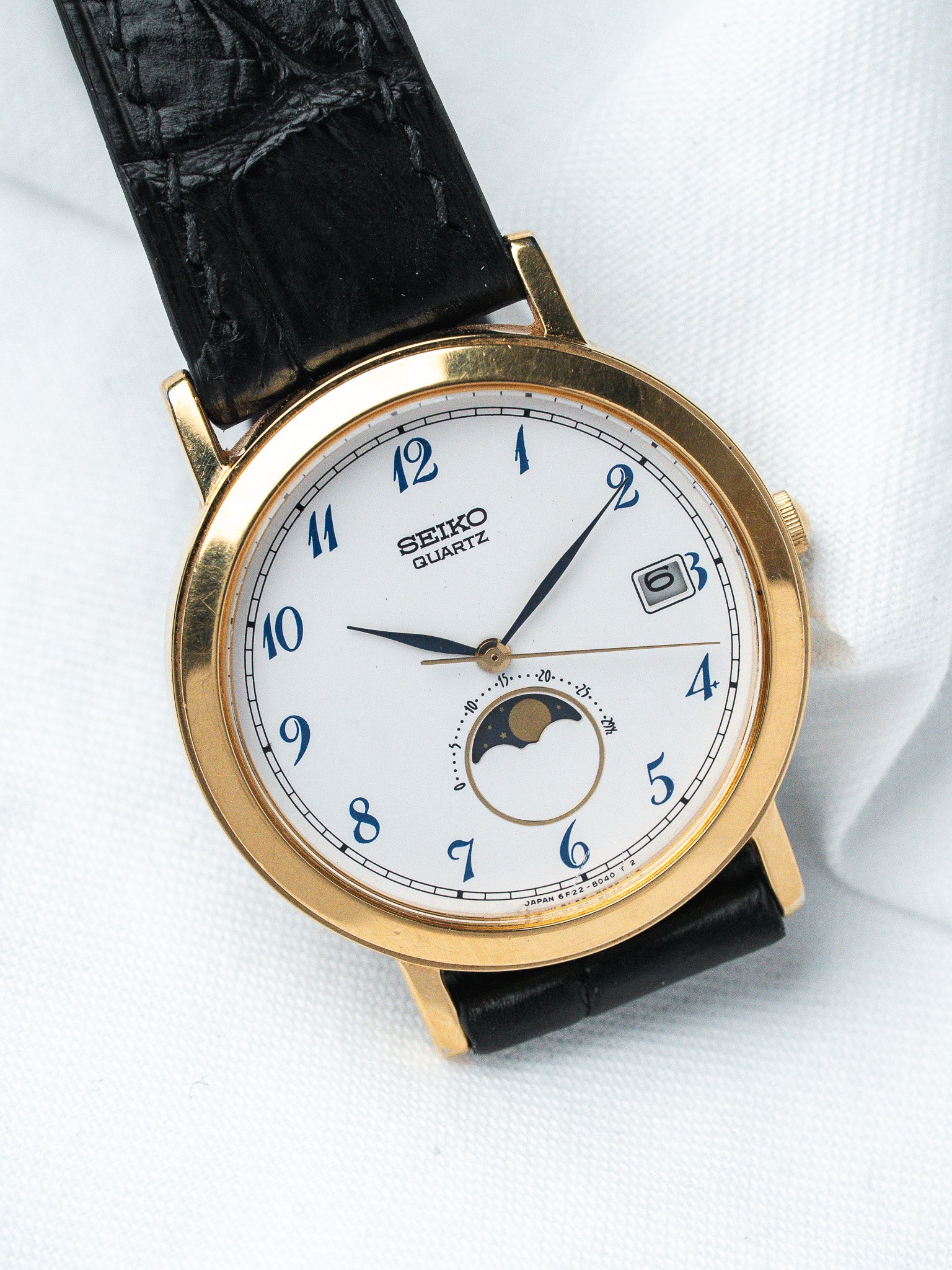 Vintage Watch Seiko - 6F22-8029 Gold-Plated — Moonphase White Dial (1990) 