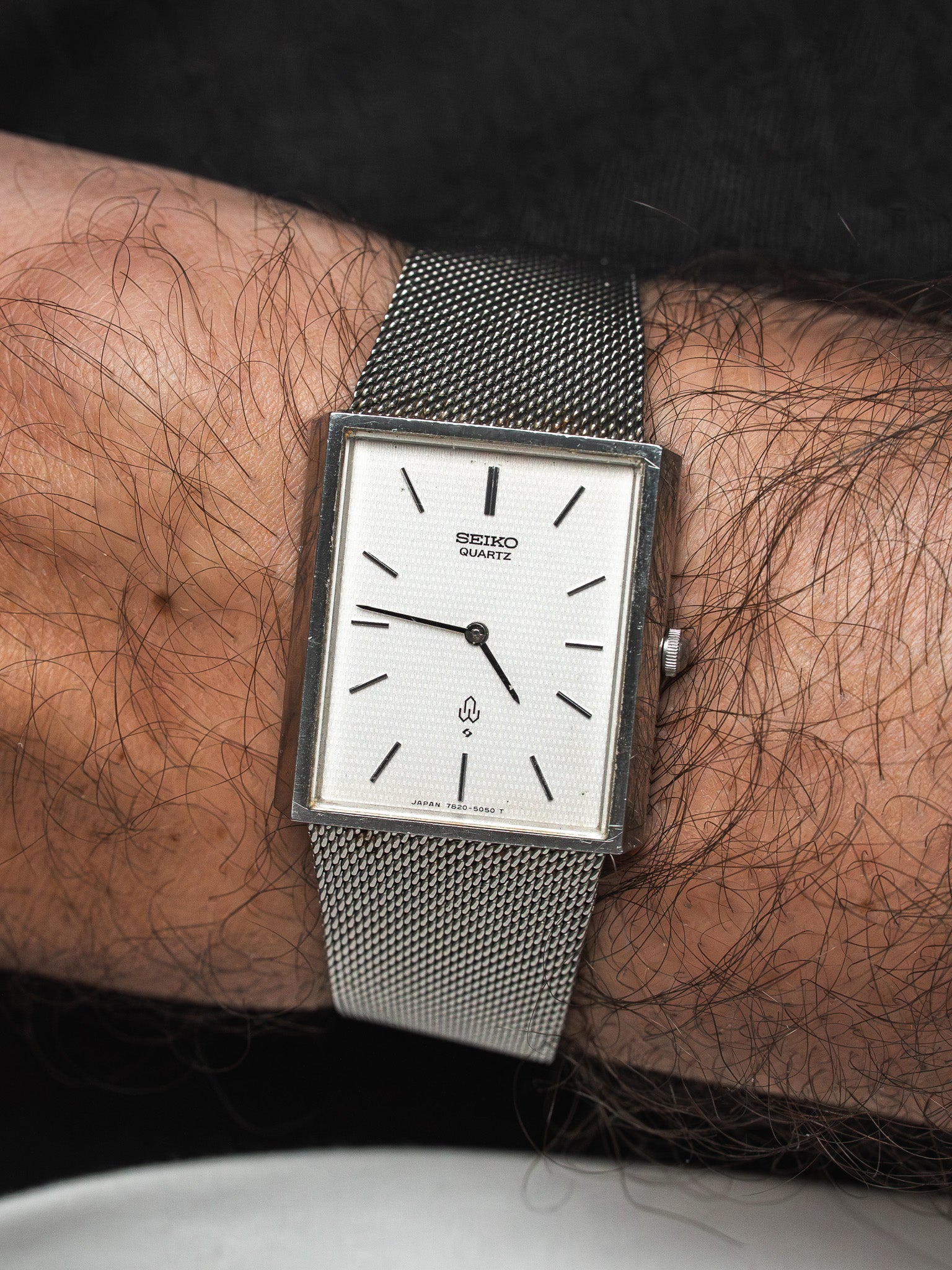 Montre Seiko 7820-5040 Acier — Rectangulaire Maille Milanaise (1980s)