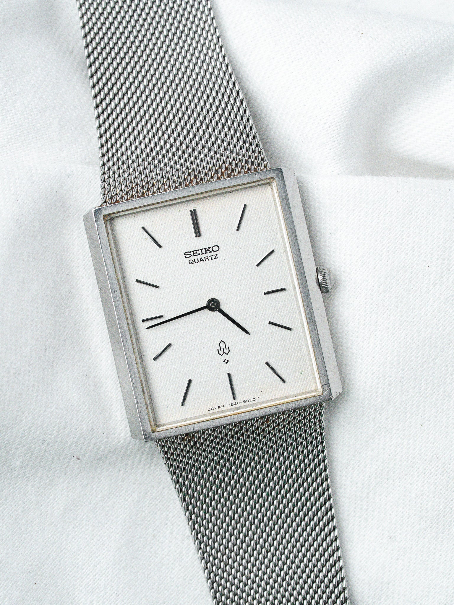 Montre Seiko 7820-5040 Acier — Rectangulaire Maille Milanaise (1980s)
