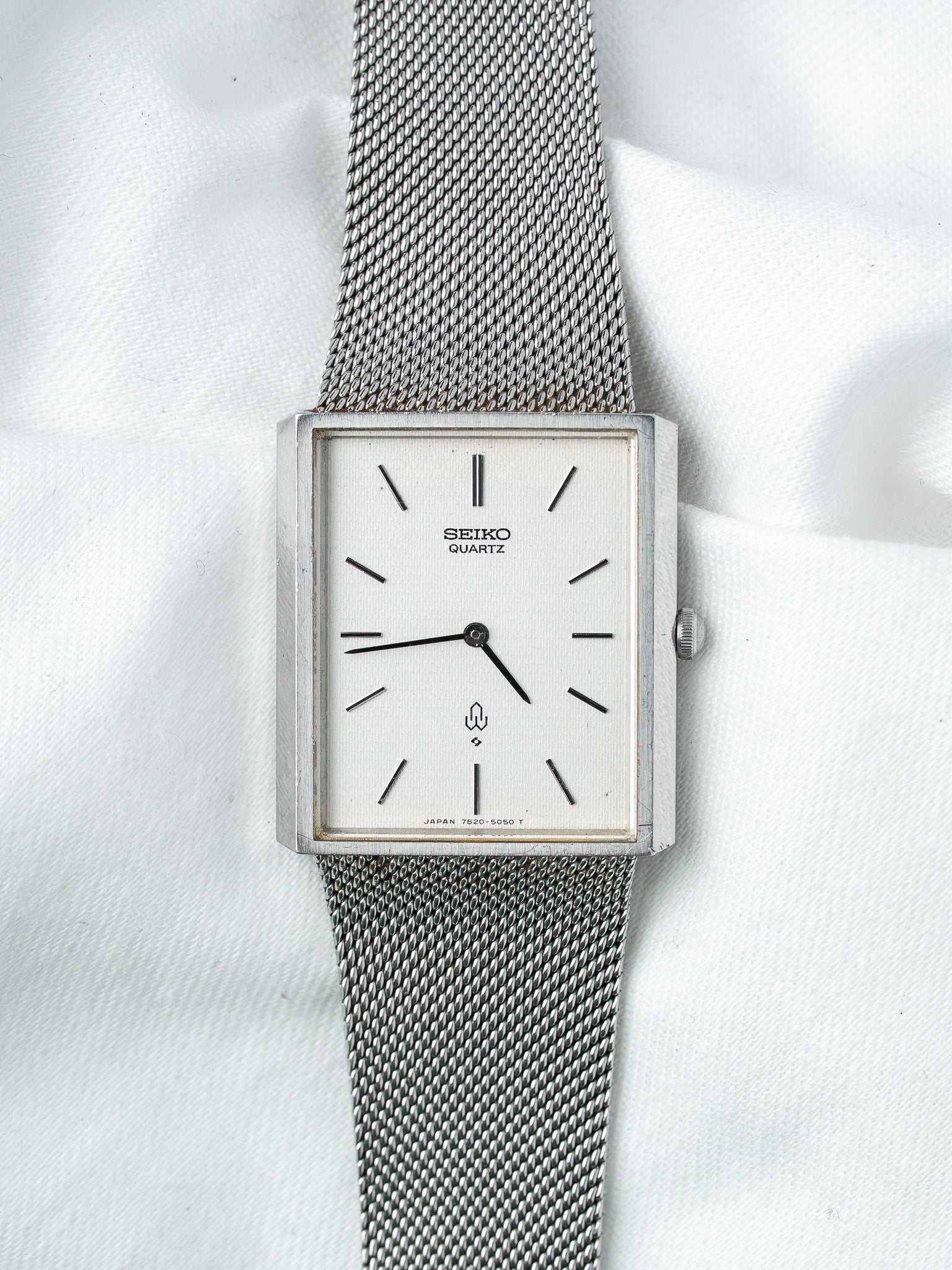 SEIKO QUARTZ腕時計 STAINLESS STEEL7820-5040 Seiko 7820-5040 不锈钢腕表— 长方形米兰链带（1980s） - Atelier Victor
