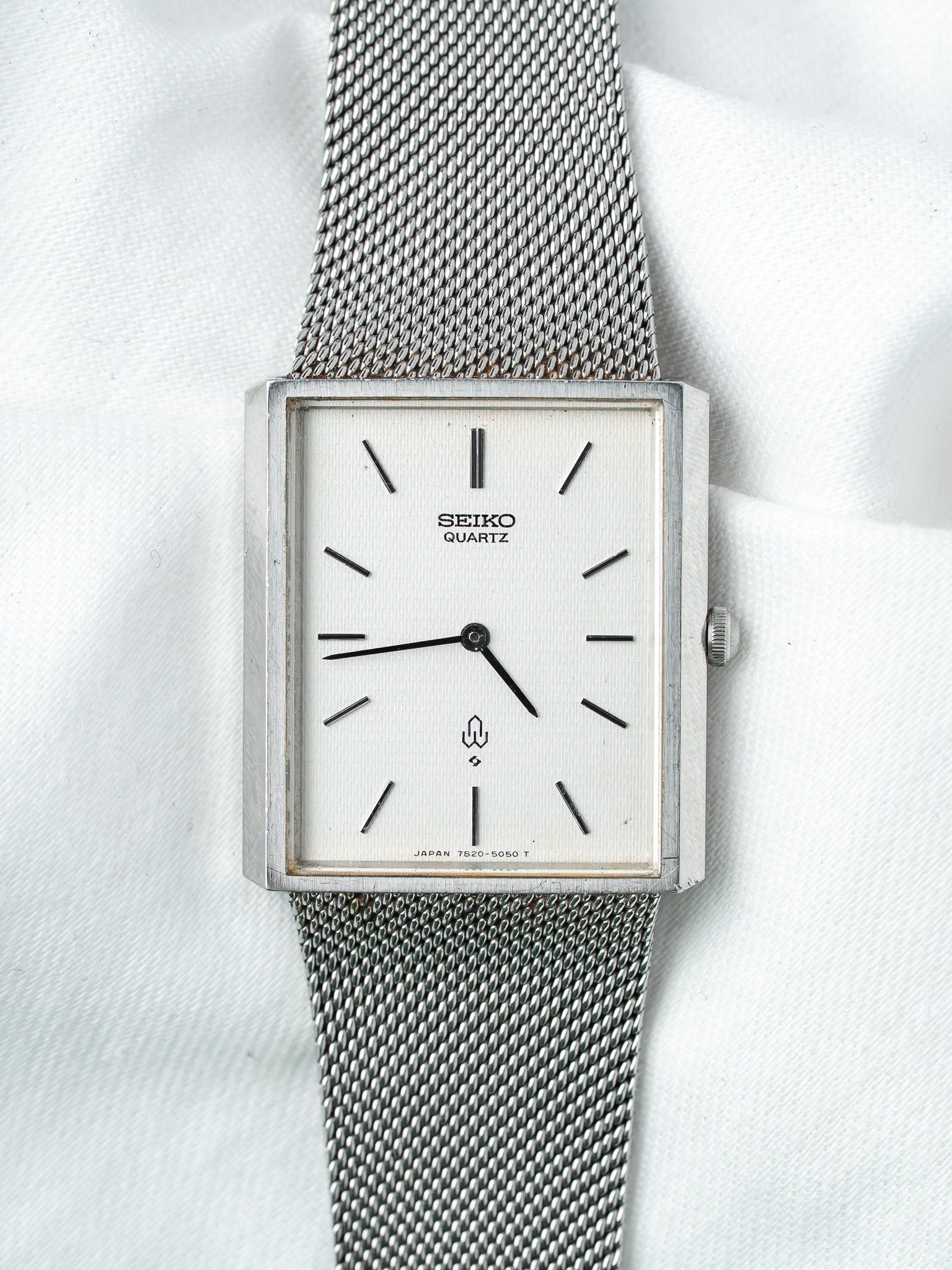 Montre Seiko 7820-5040 Acier — Rectangulaire Maille Milanaise (1980s)