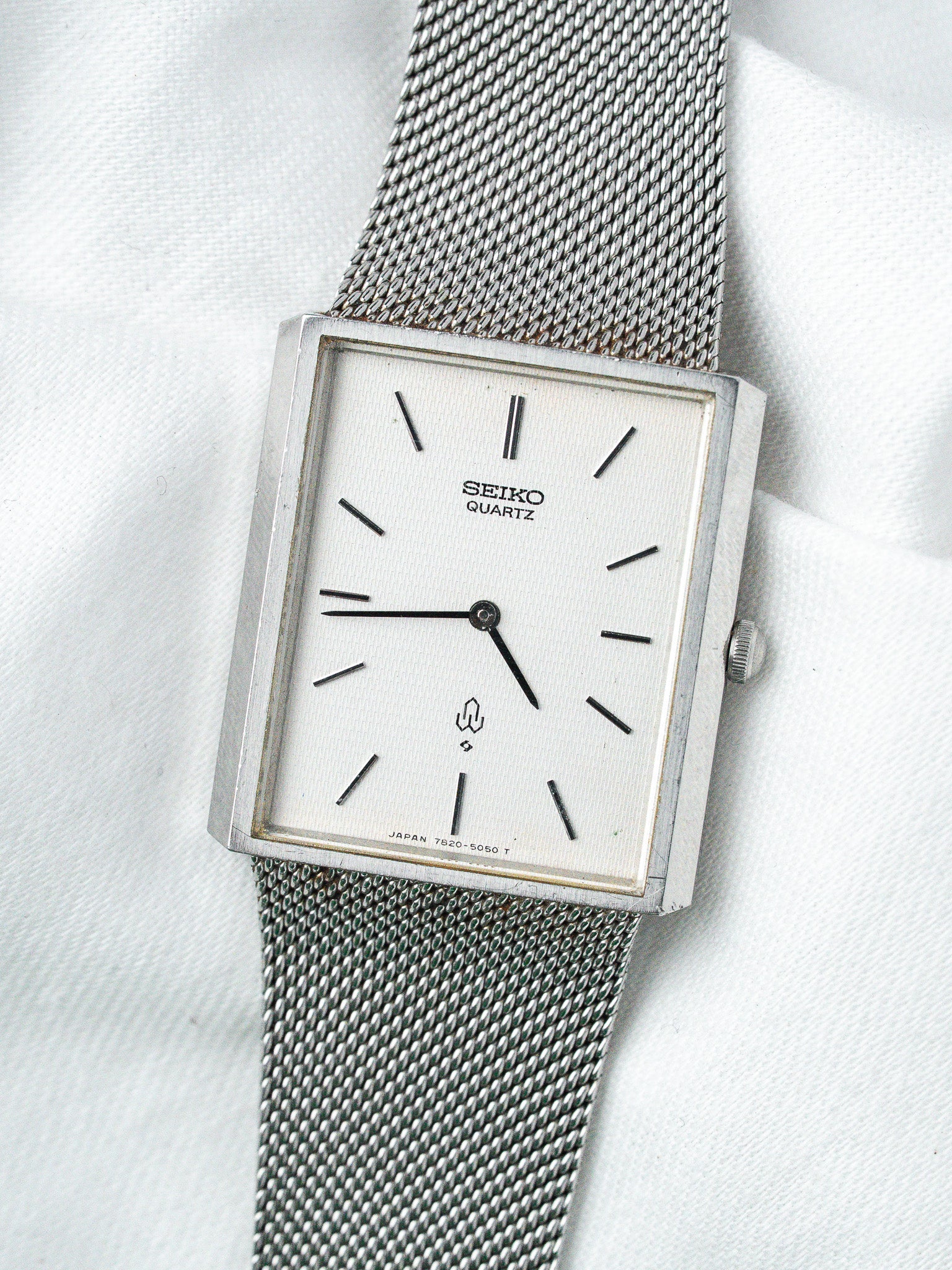 Montre Seiko 7820-5040 Acier — Rectangulaire Maille Milanaise (1980s)