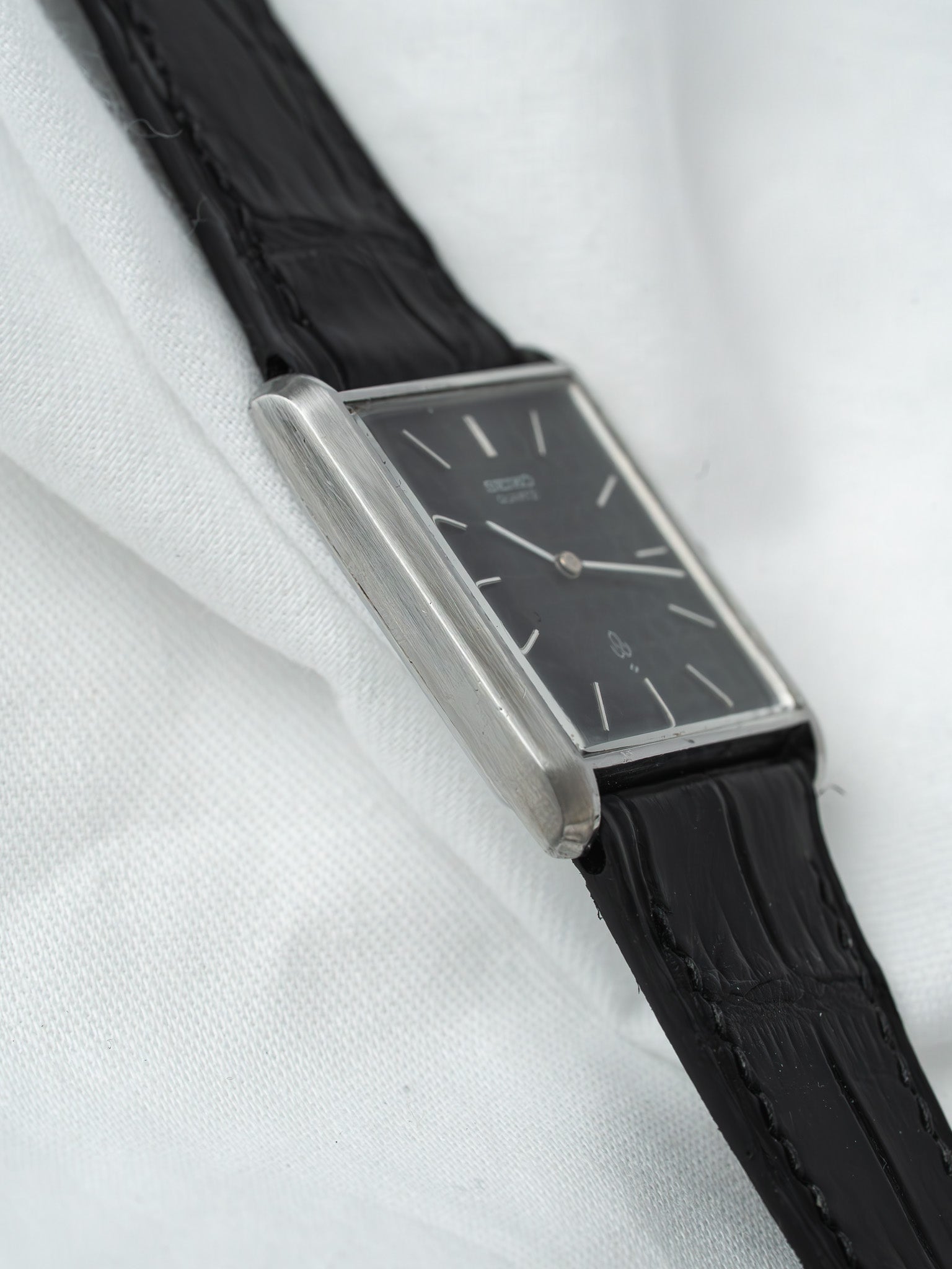 Montre Seiko 7820-5130 Acier — Tank Cadran Cercles (1980s)