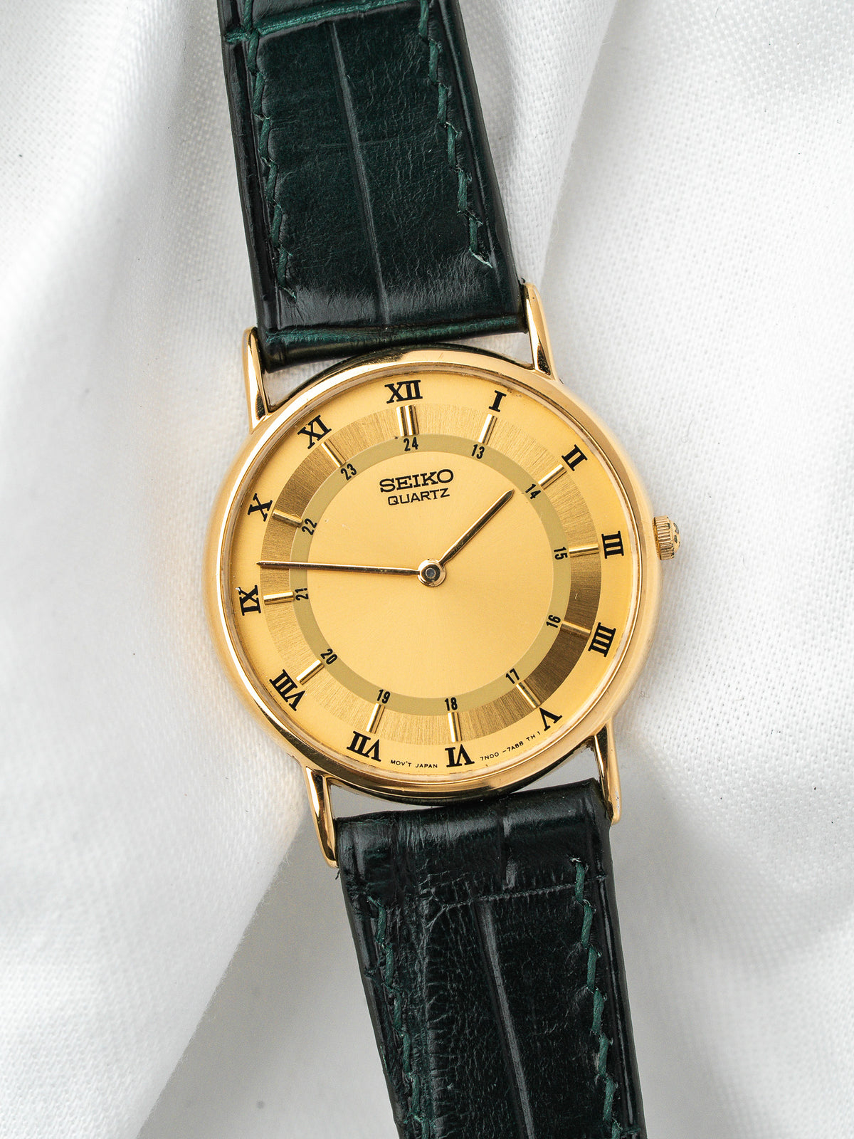 Seiko Watch 7N00-7A40 vergoldet — römische Ziffern 24-Stunden-Skala (2001) 