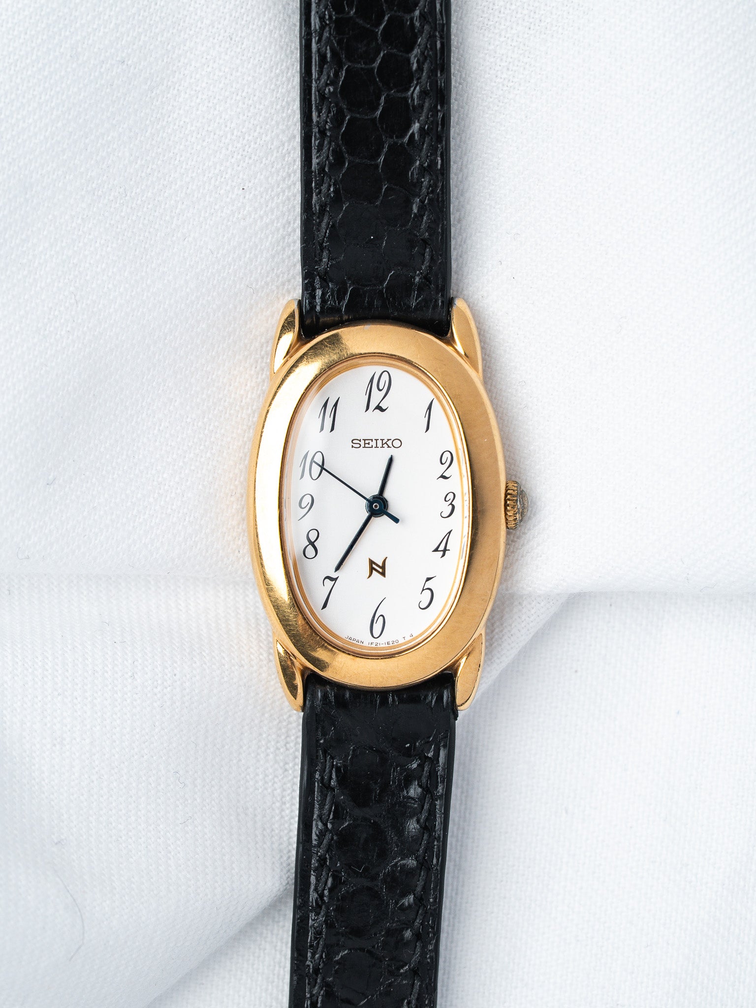 Vintage Seiko Baignoire Gold-Plated — Case Curved White Dial (2005) 