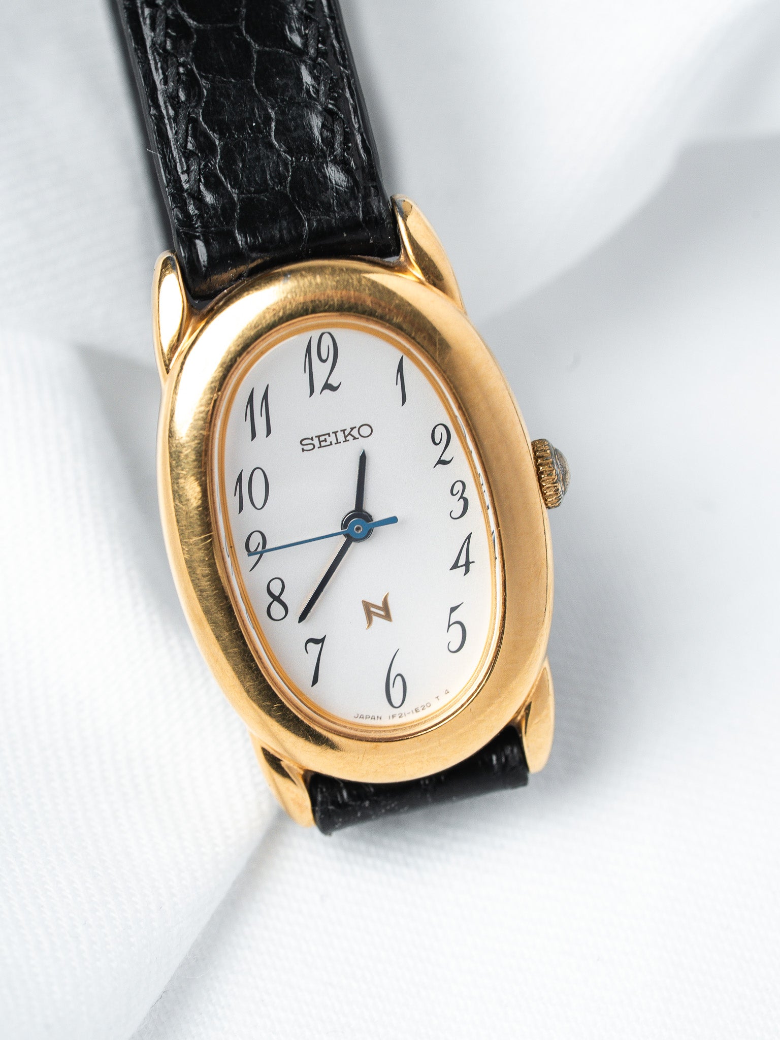 Vintage Seiko Baignoire Gold-Plated — Case Curved White Dial (2005) 