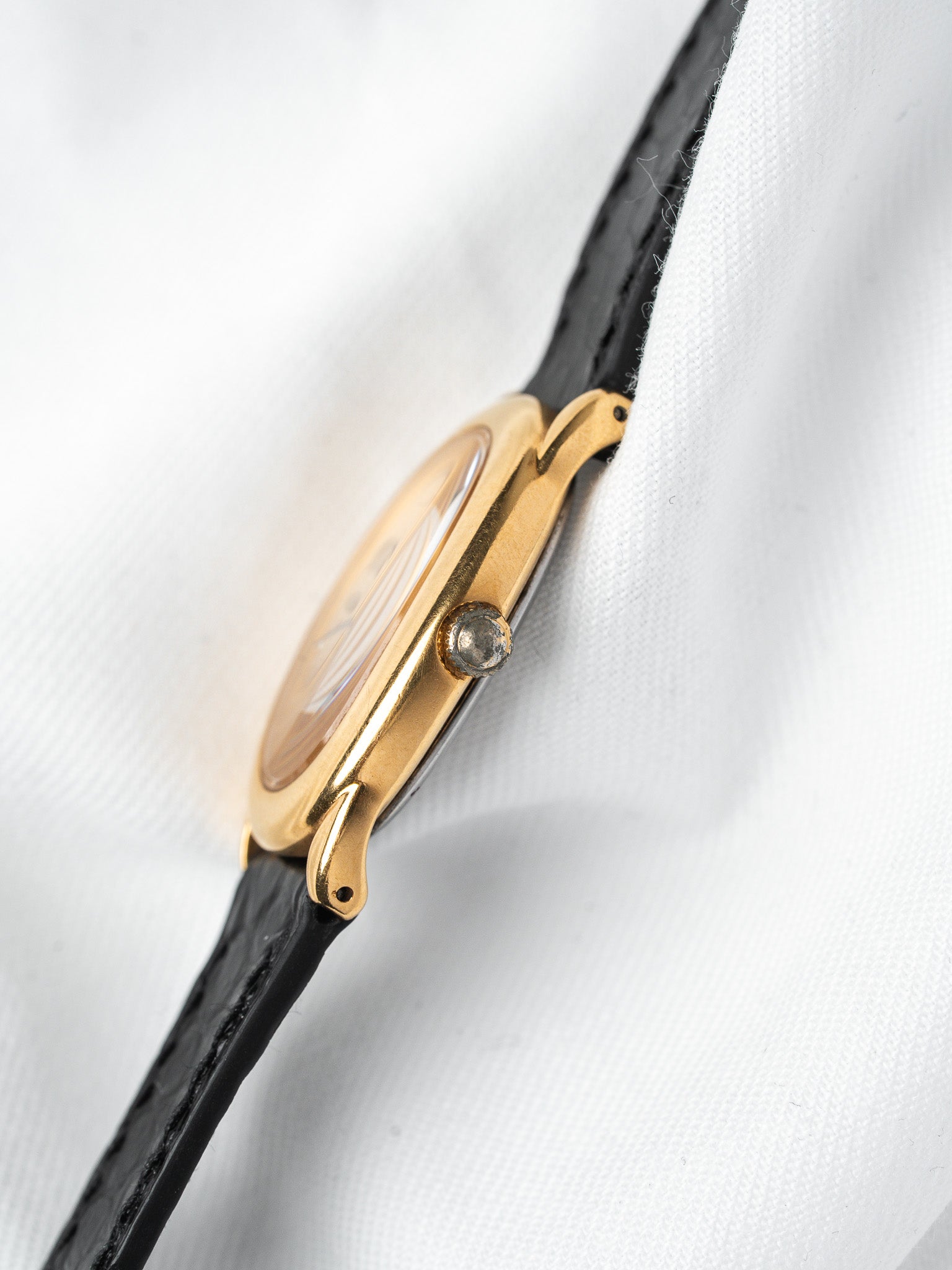 Vintage Seiko Baignoire Gold-Plated — Case Curved White Dial (2005) 