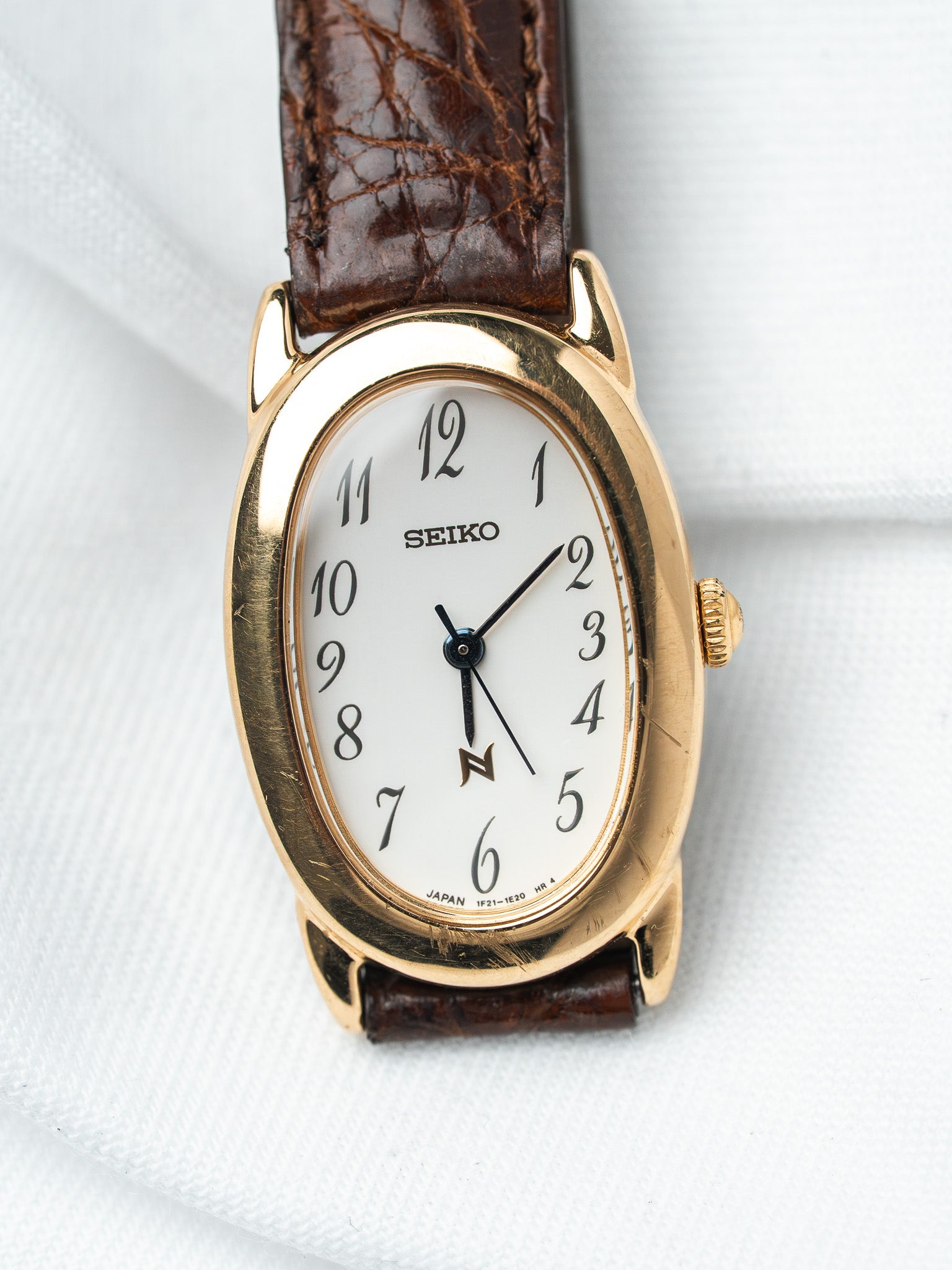Montre Seiko Baignoire Plaquée Or — Marron Cadran Chiffres Arabes (2001)