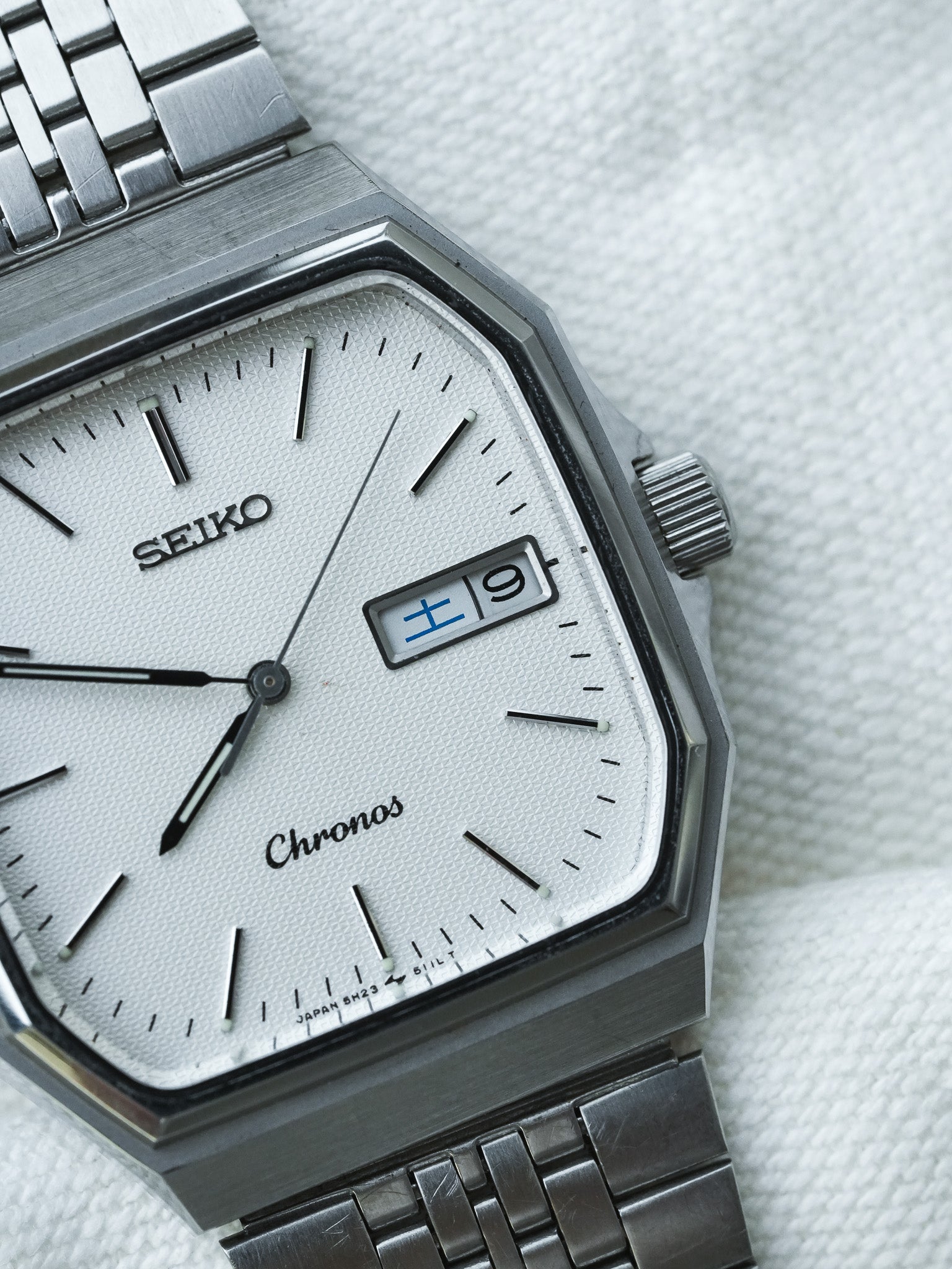 Montre Seiko Chronos Vintage - TV Daydate Acier Maille (1972) - Atelier Victor