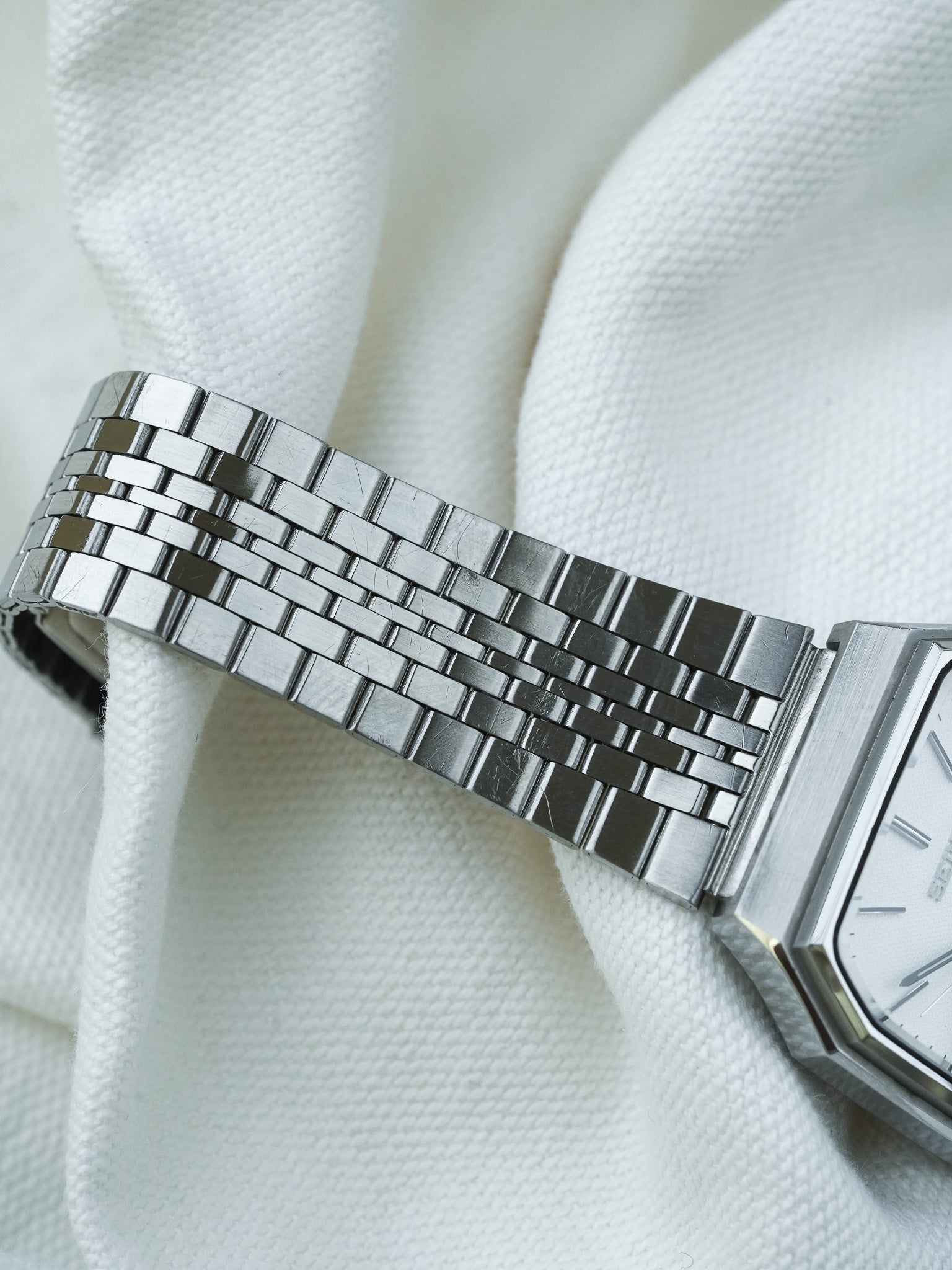 Montre Seiko Chronos Vintage - TV Daydate Acier Maille (1972) - Atelier Victor
