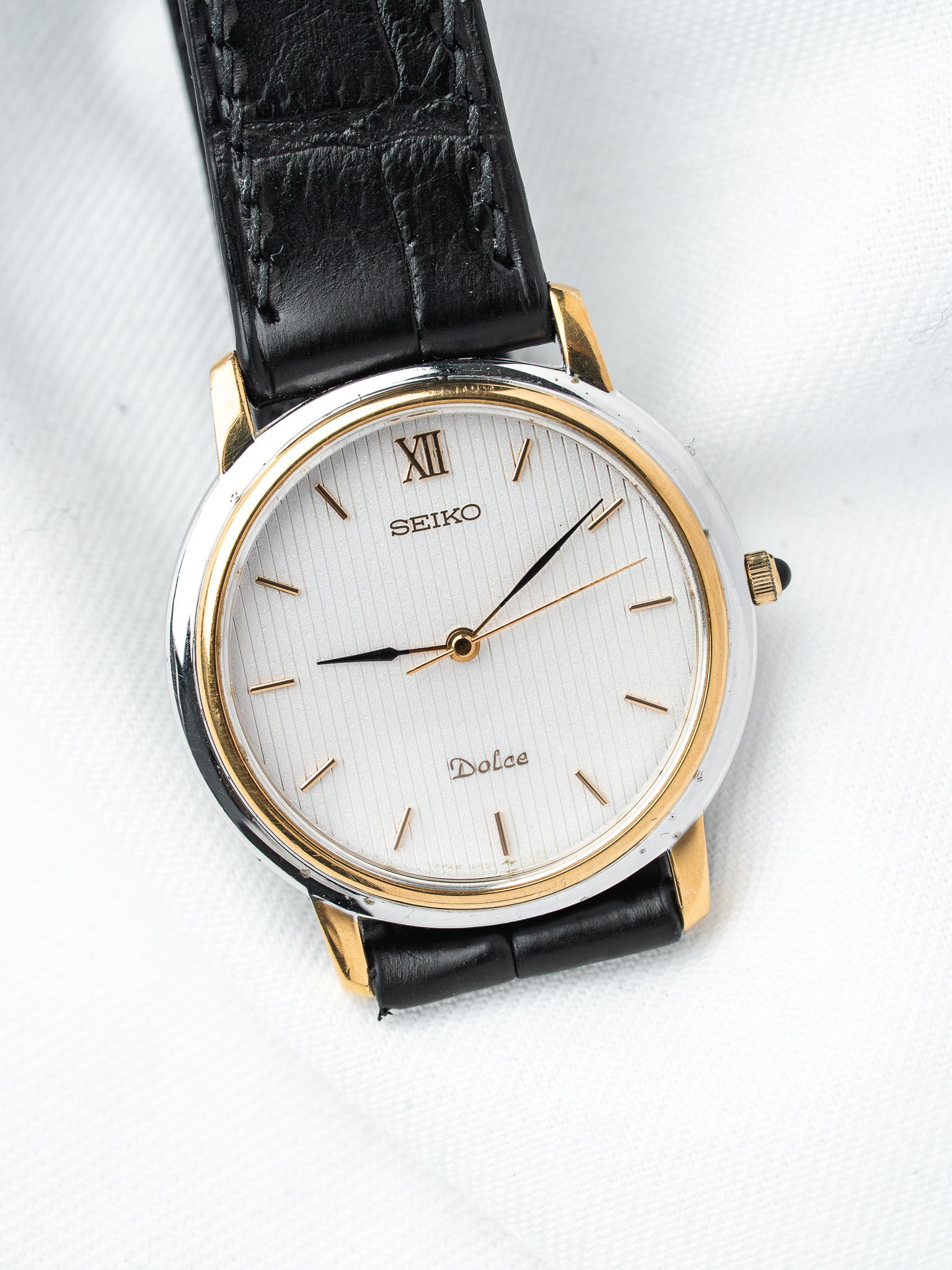 Vintage Seiko Dolce 5S21-6010 — Smooth Sweeping Seconds Hand (1990