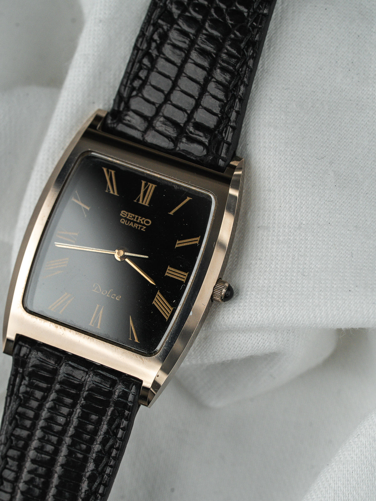Corona alloggiata a filo del fianco destro - Orologio Seiko Dolce 6030-5320 Vintage - Atelier Victor