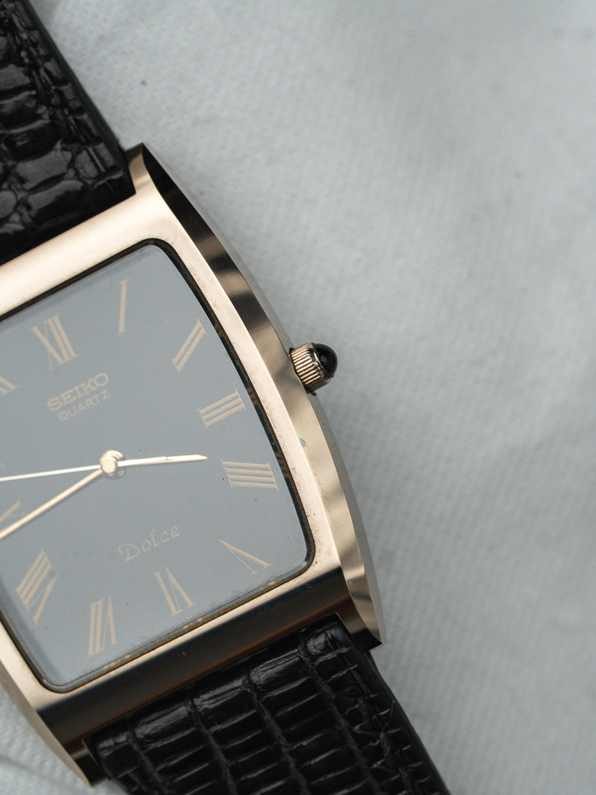 Impunture verdi sul perimetro del quadrante - Orologio Seiko Dolce 6030-5320 Vintage - Atelier Victor