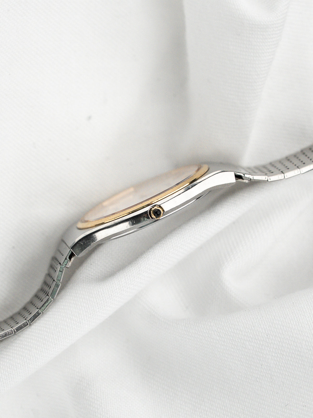 Profilo della cassa extra-piatta di 5 mm - Vintage Seiko Dolce 8N40-6090 Watch - Atelier Victor