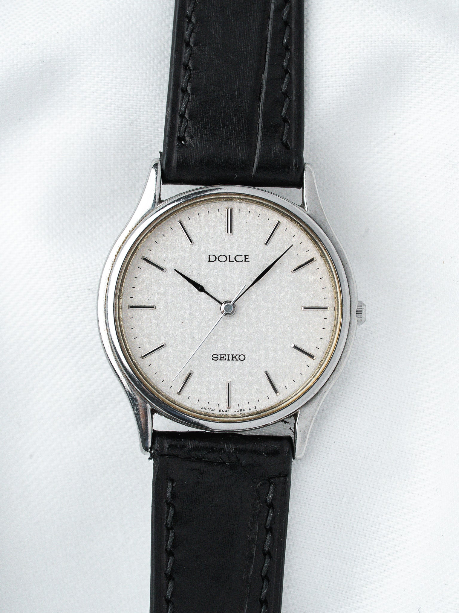 Vintage Seiko Dolce 8N41 Stainless Steel — Silver Linen Dial (1991