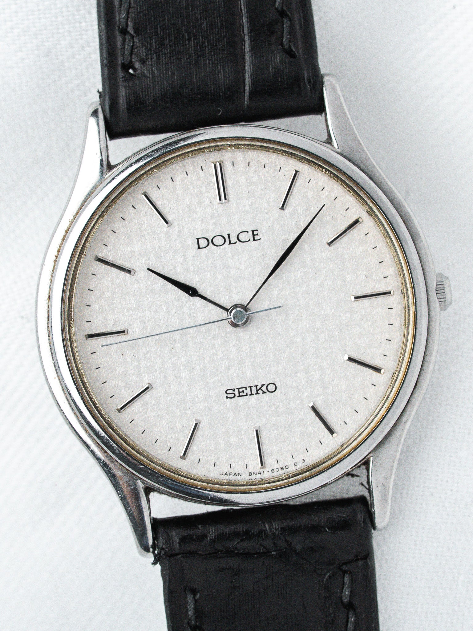 Vintage Seiko Dolce 8N41 Stainless Steel — Silver Linen Dial (1991