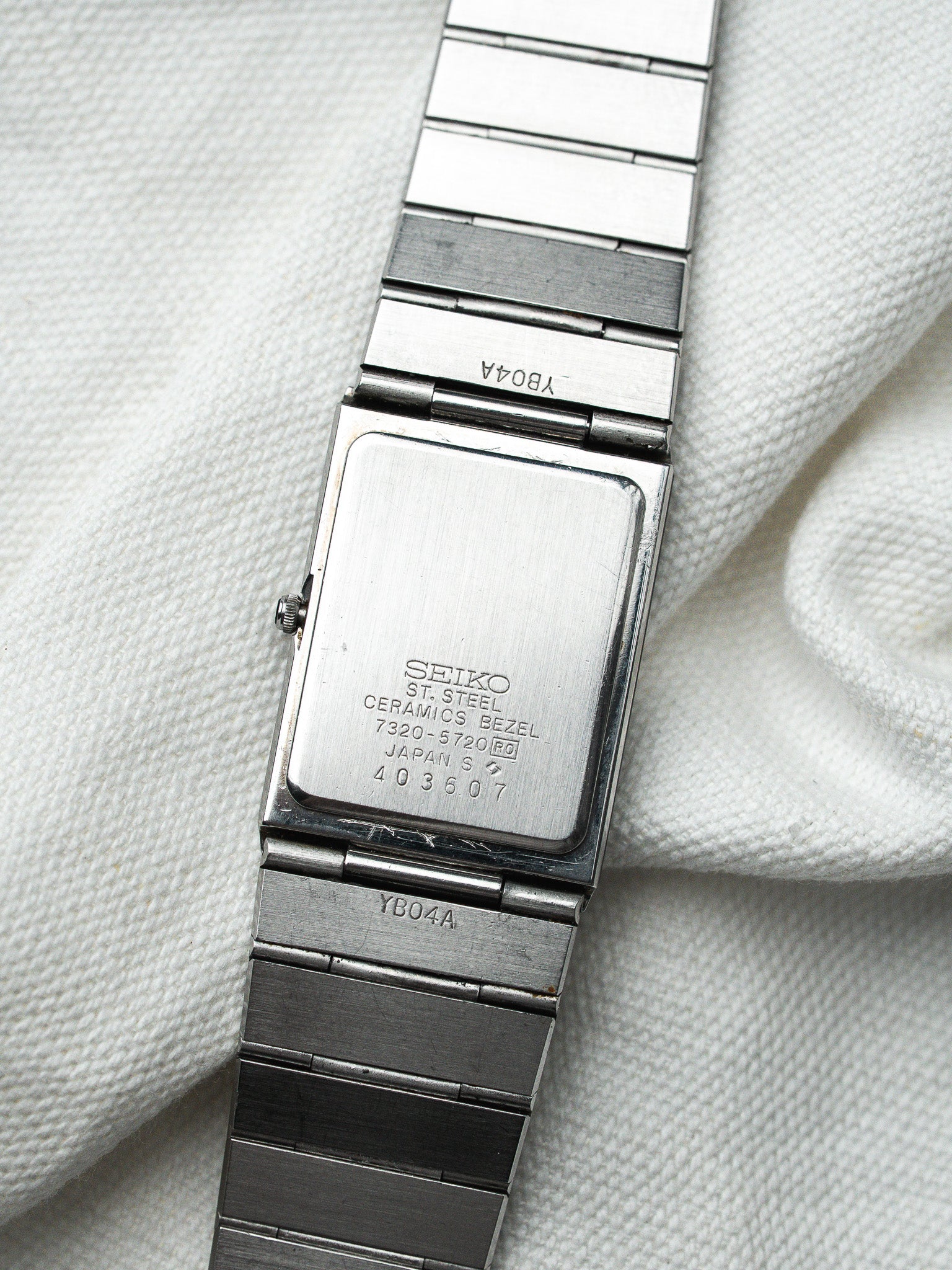 Seiko vintage watch with stainless steel case and ceramic bezel, back view