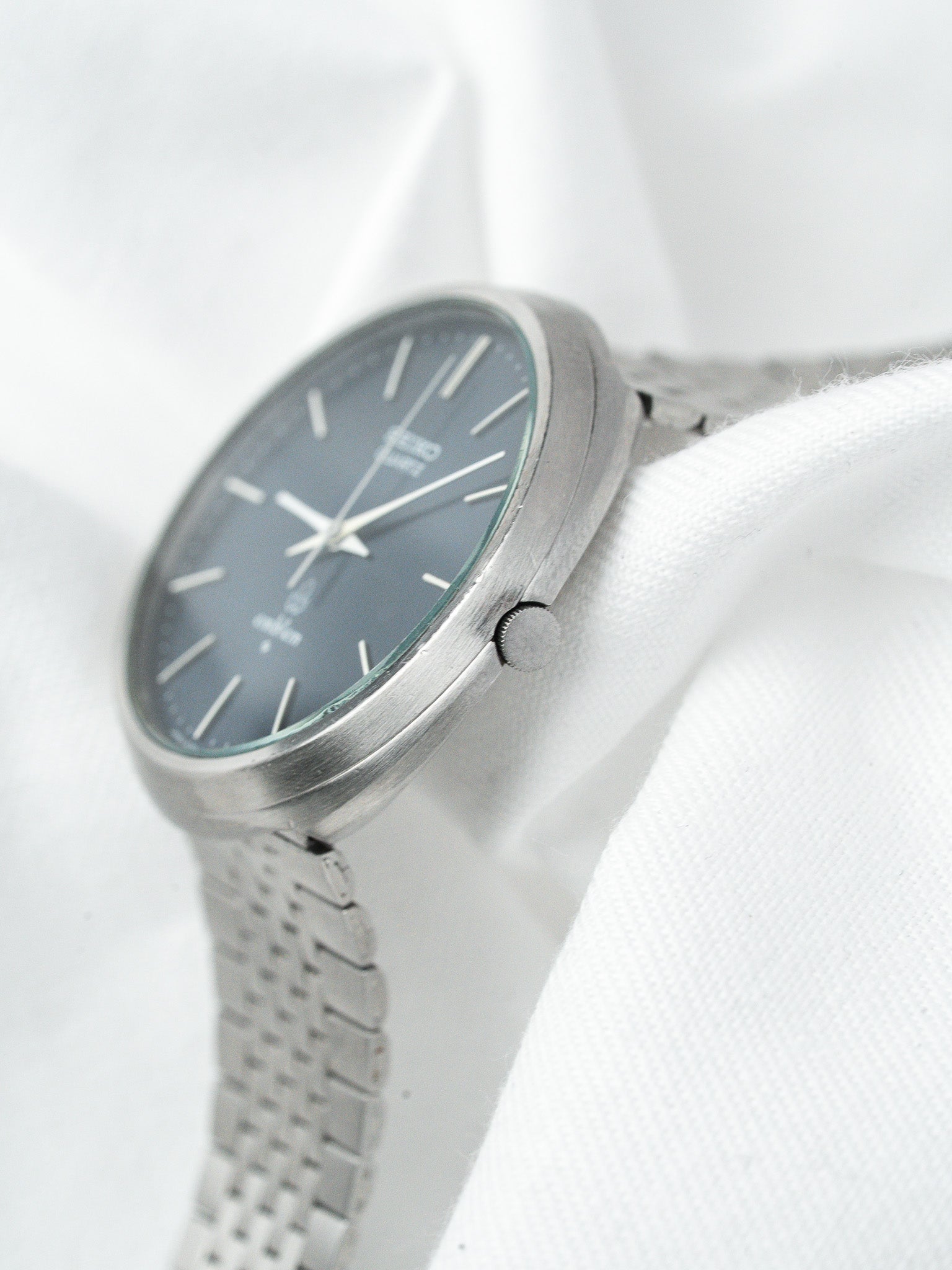 Reloj Seiko Emblem Vintage Acero — Esfera Azul Ultra-Plana (1976) 
