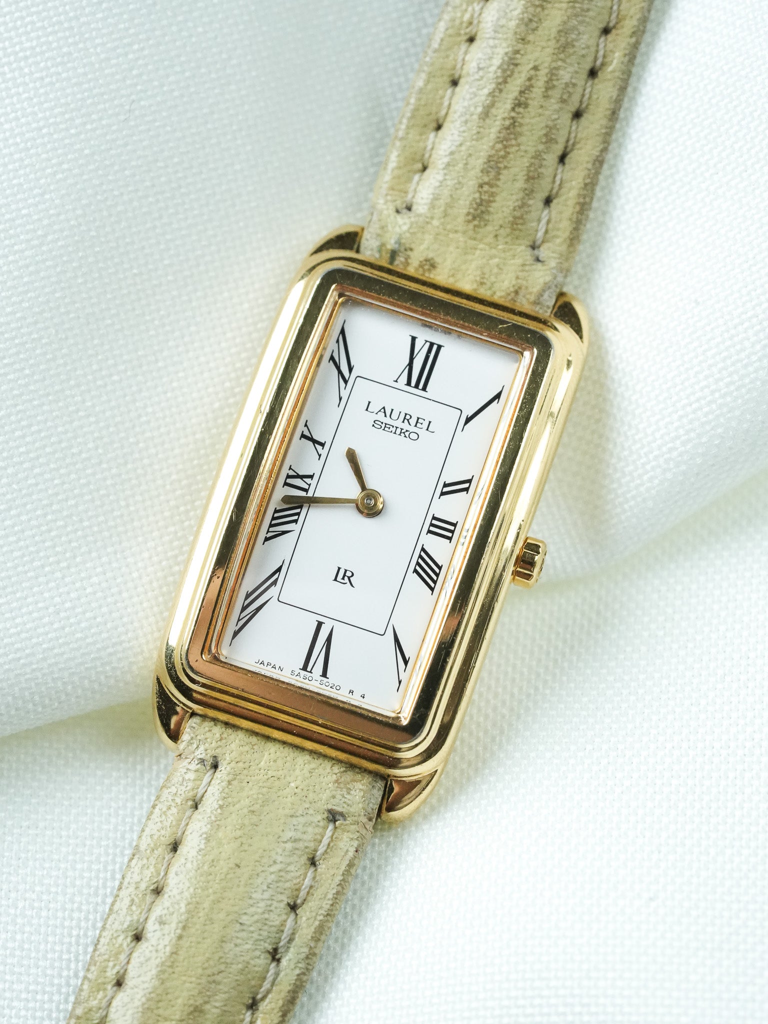 Montre Seiko Laurel Vintage - Tank Allongée "Stepped Case" Or (1994) - Atelier Victor