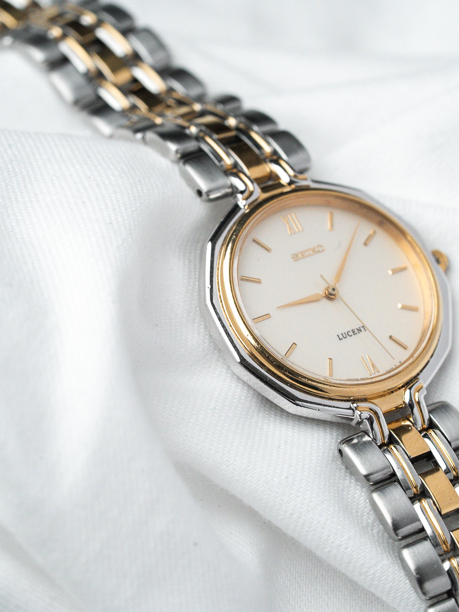 Montre Seiko Lucent Ronde — Acier Doré Cadran Blanc (1990s)