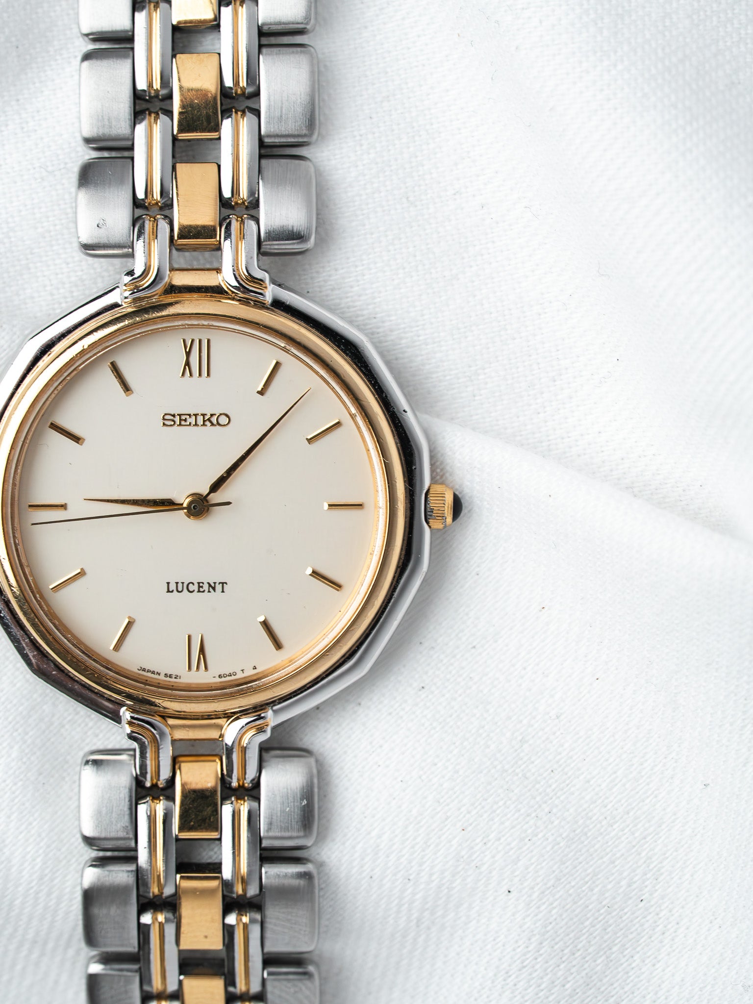 Montre Seiko Lucent Ronde — Acier Doré Cadran Blanc (1990s)