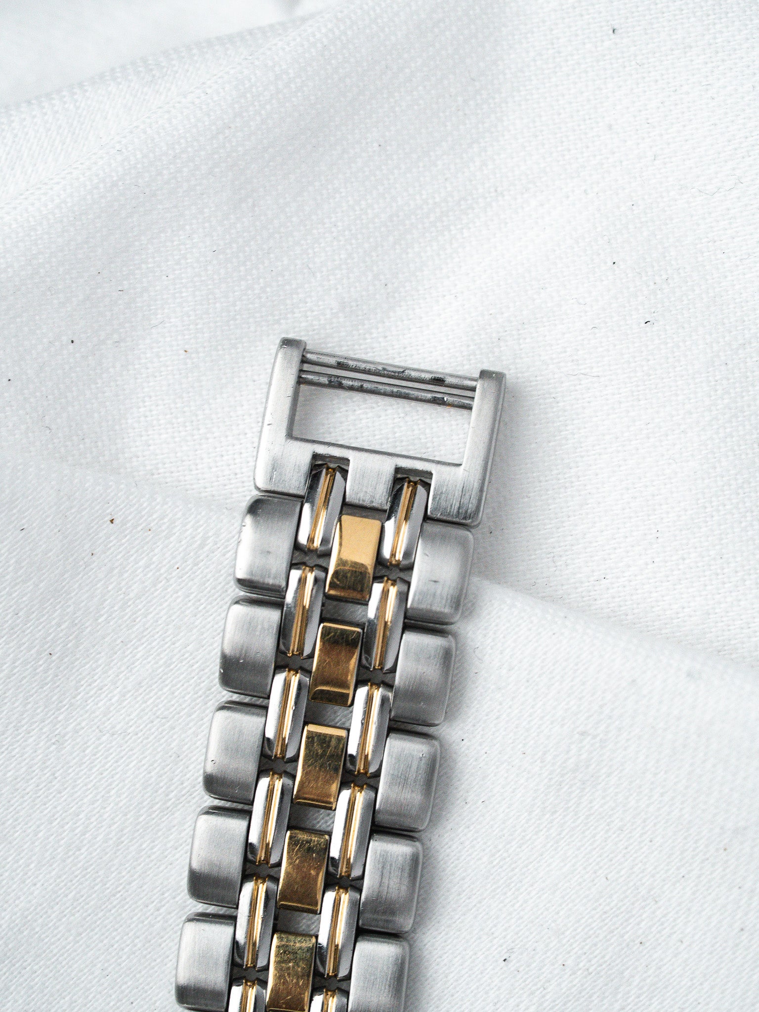 Montre Seiko Lucent Ronde — Acier Doré Cadran Blanc (1990s)