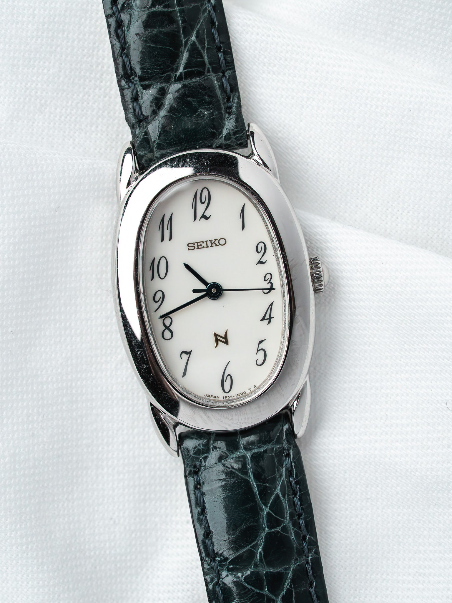 Seiko Noie Watch 1F21-5B70 Steel — Baignoire White Dial (1997
