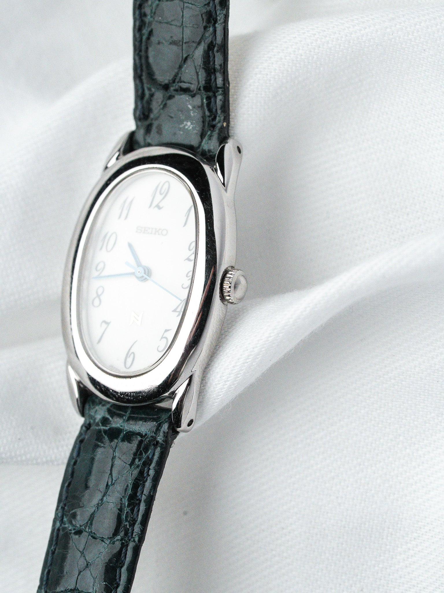 Seiko Noie 1F21-5B70 Baignoire Steel | Atelier Victor